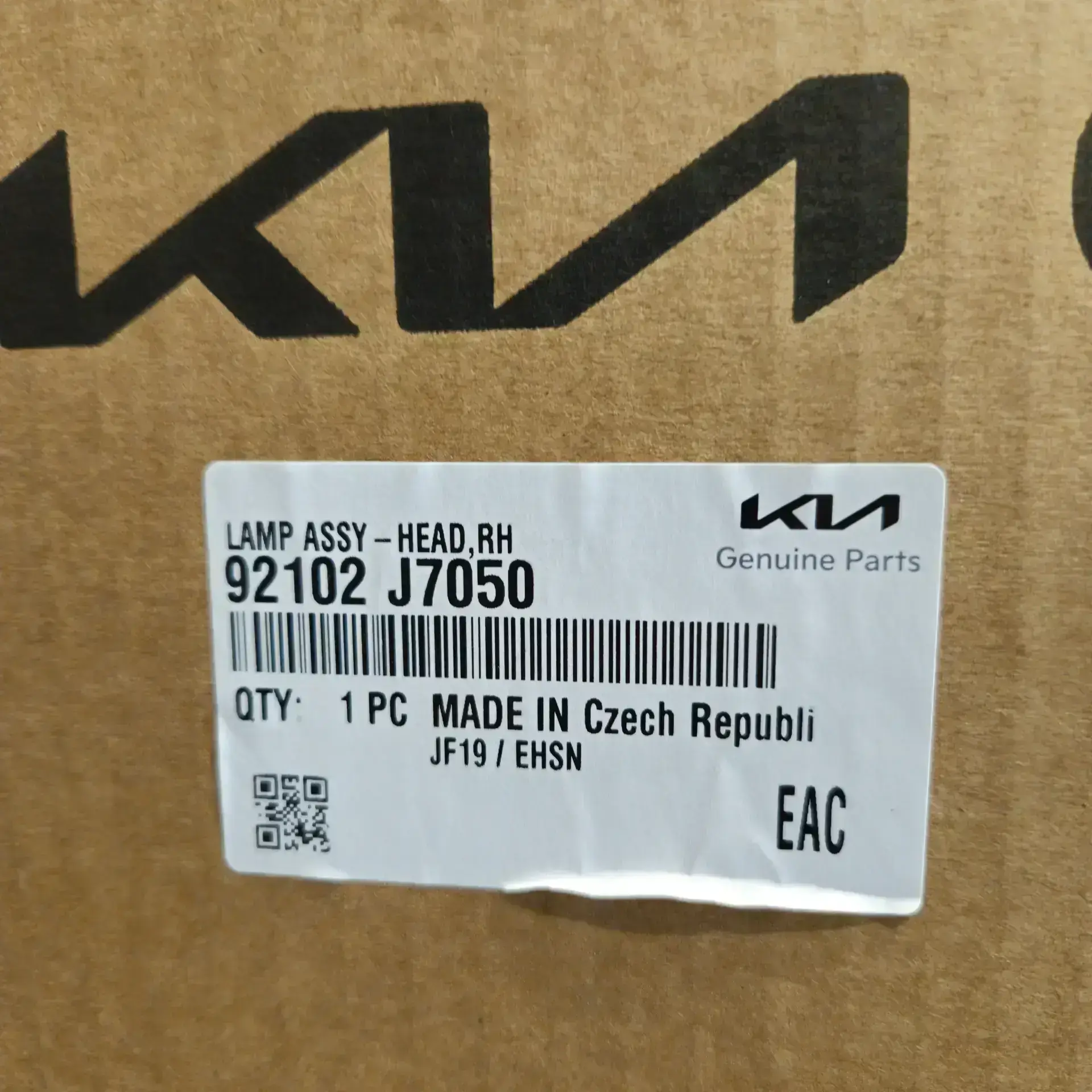 OEM Kia 92102J7050 – Front right LED headlight
