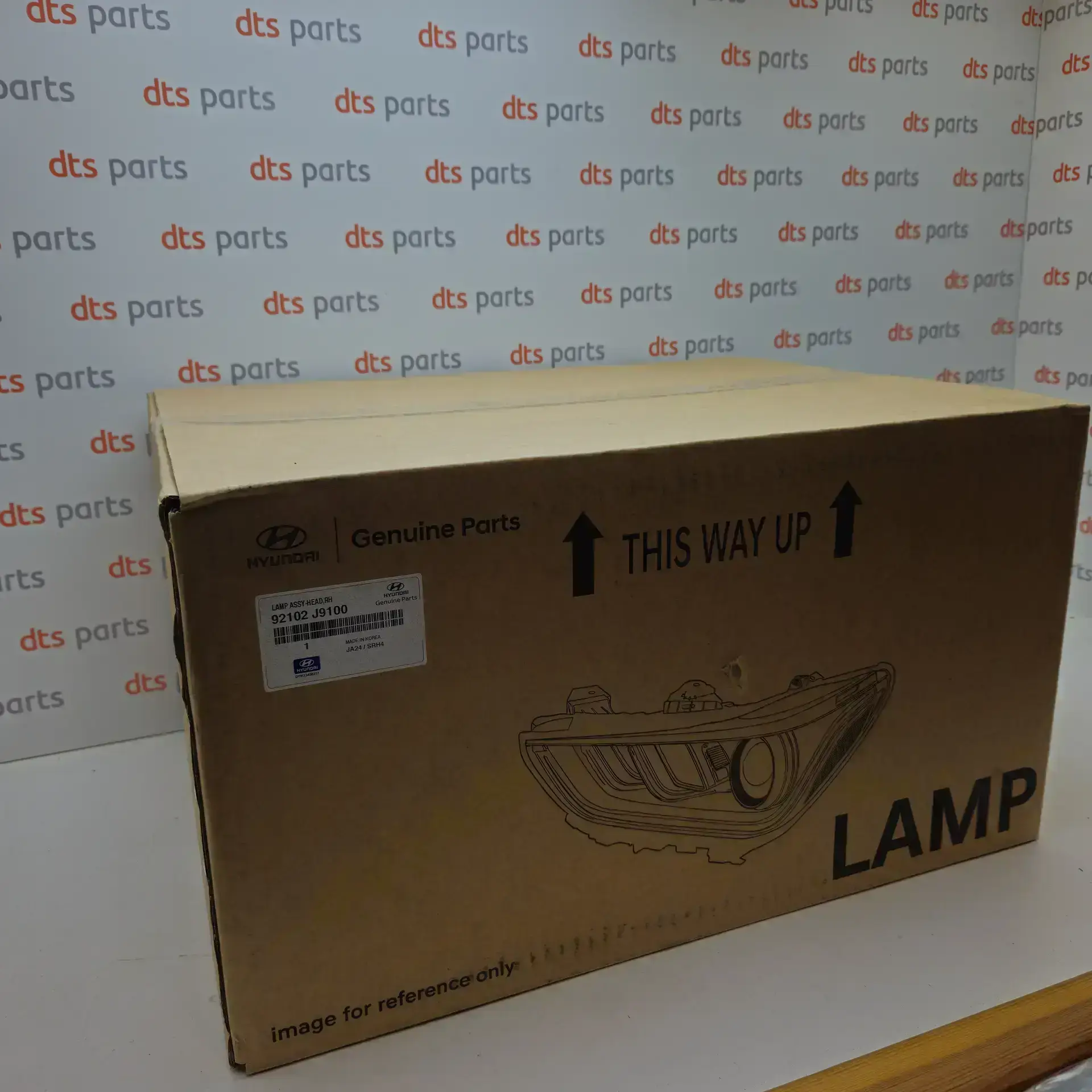OEM Hyundai 92102J9100 – Front right LED headlight