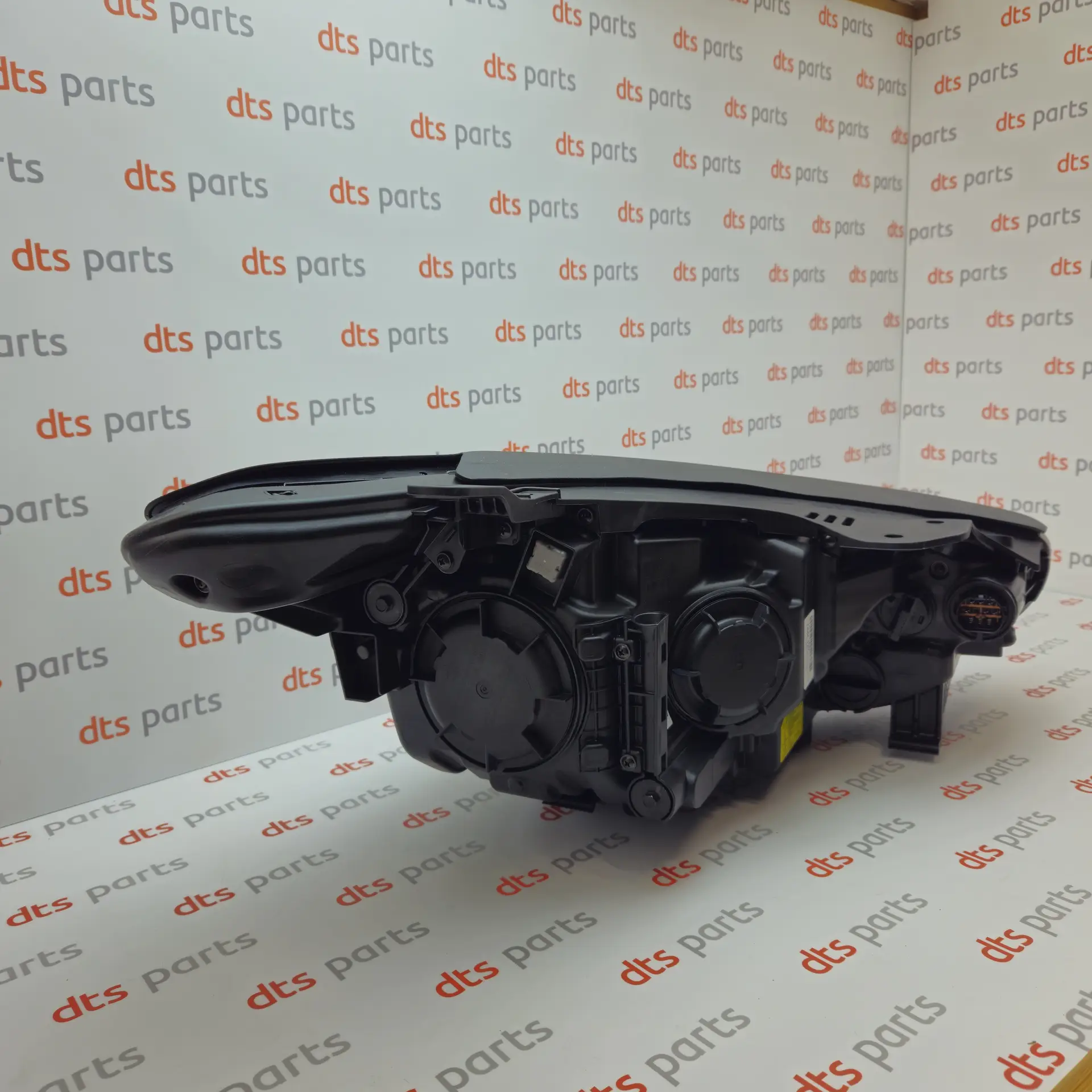 OEM Hyundai 921032W600 – Front left headlight