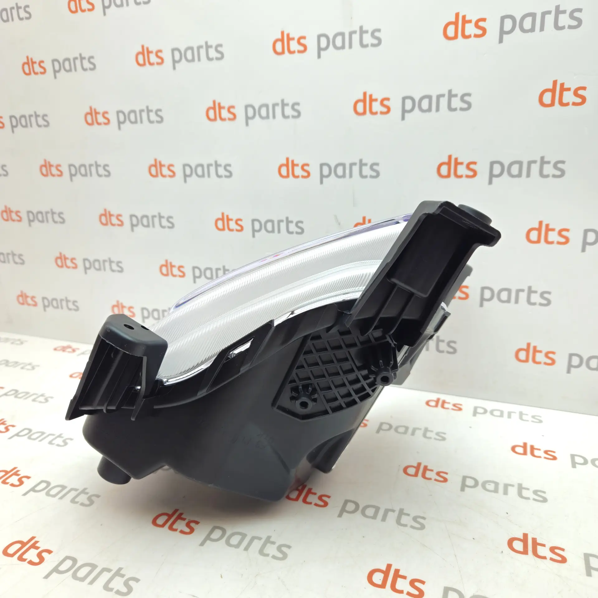 OEM Kia 92201J7000 – Front fog light