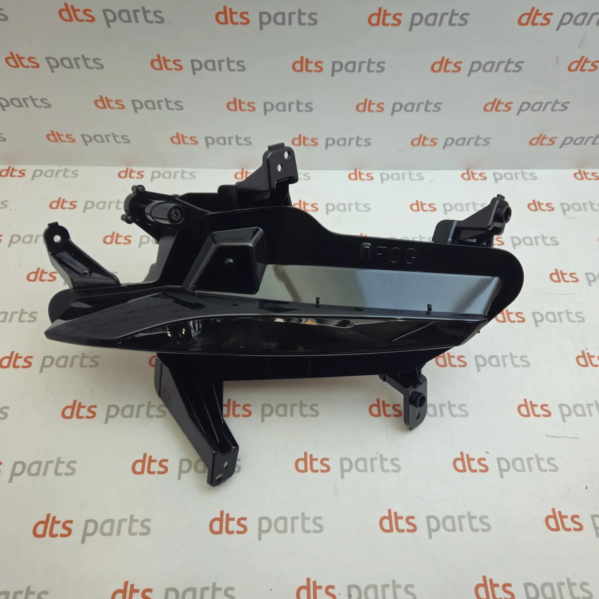 OEM Kia 92202J7500 – Front right fog light