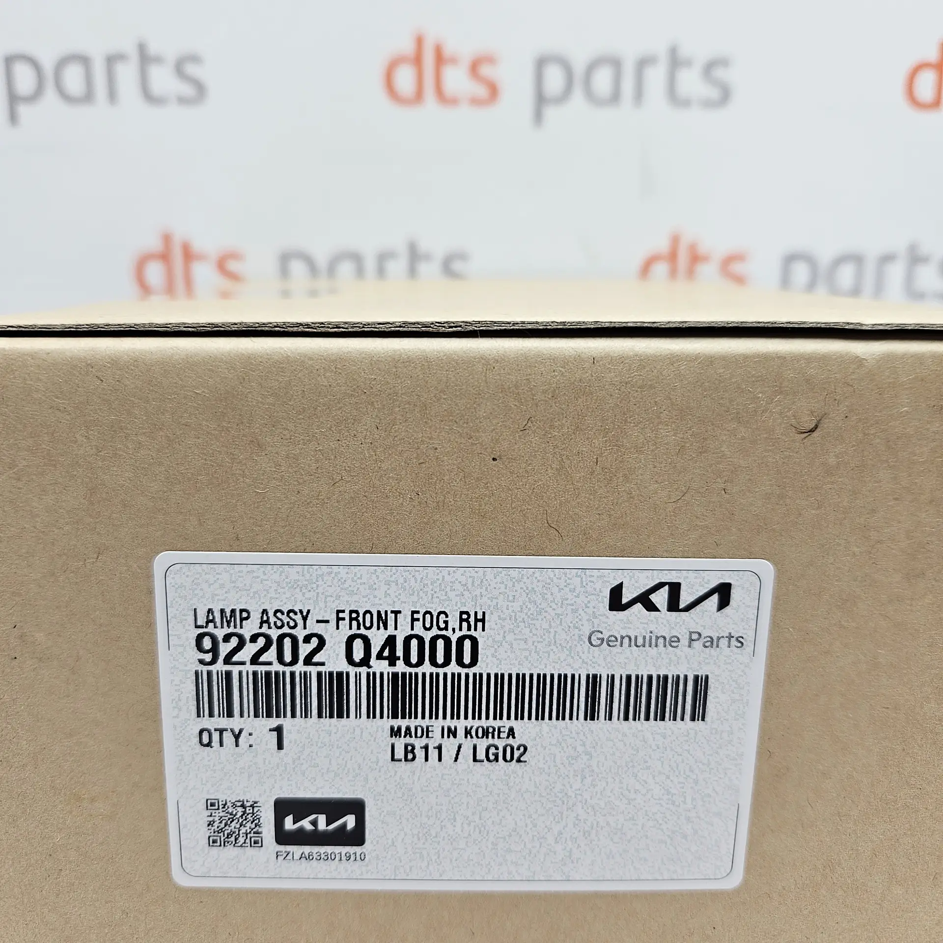 OEM Hyundai 92202Q4000 – Right front fog lamp