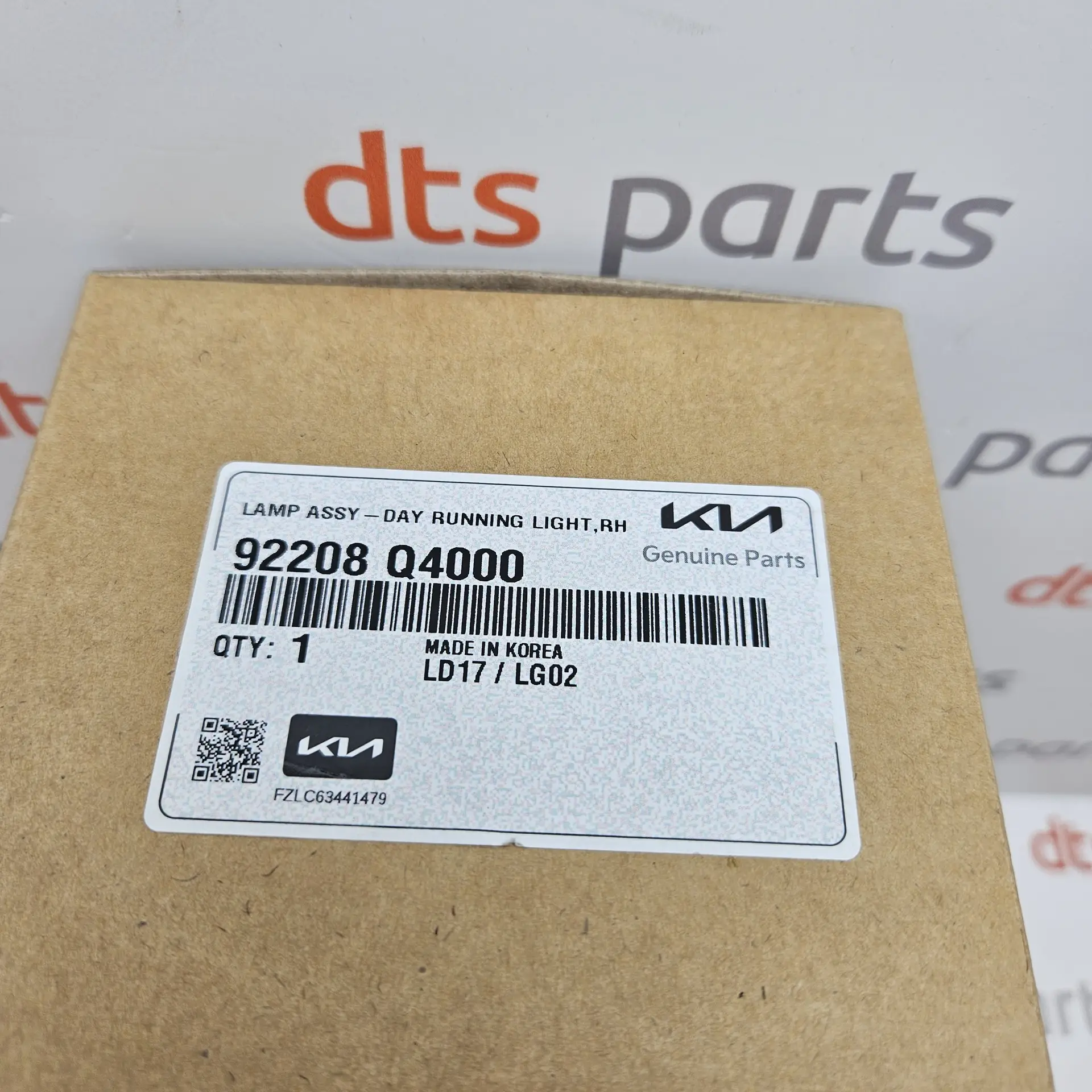 OEM Hyundai 92208Q4000 – Right daytime running light