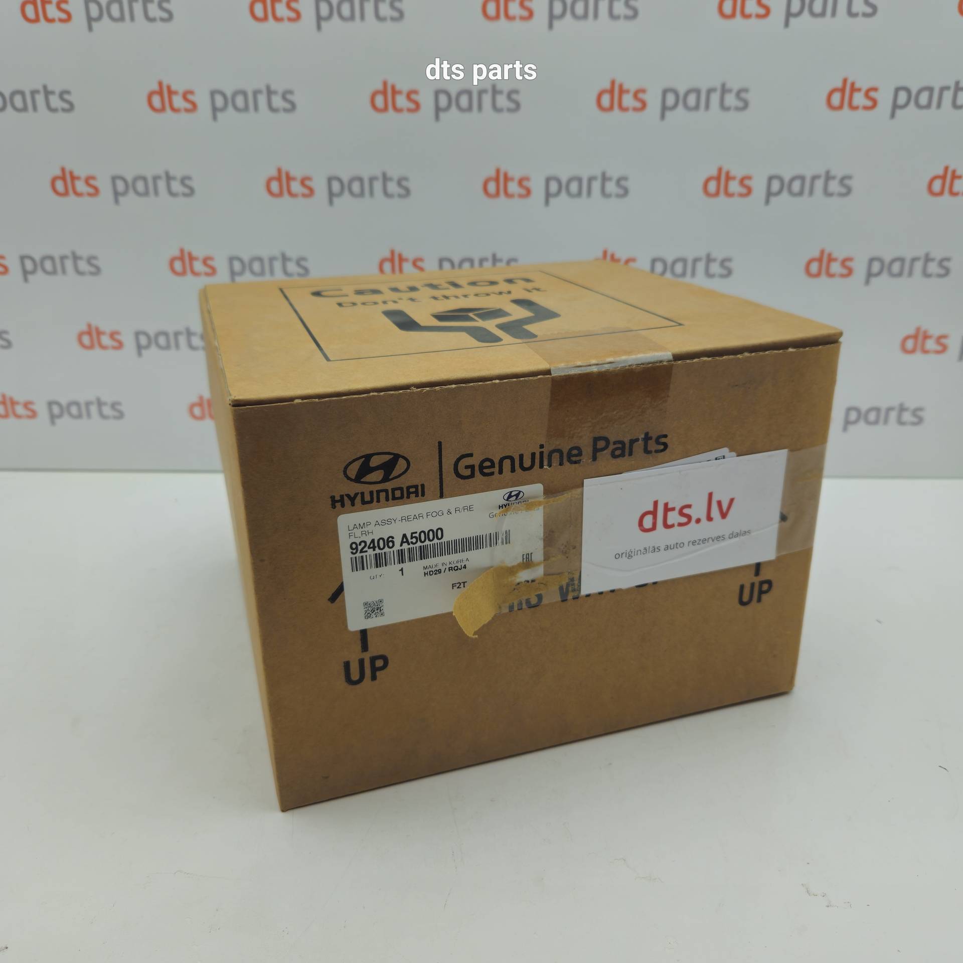 OEM Hyundai 92406A5000 – Rear, right fog light