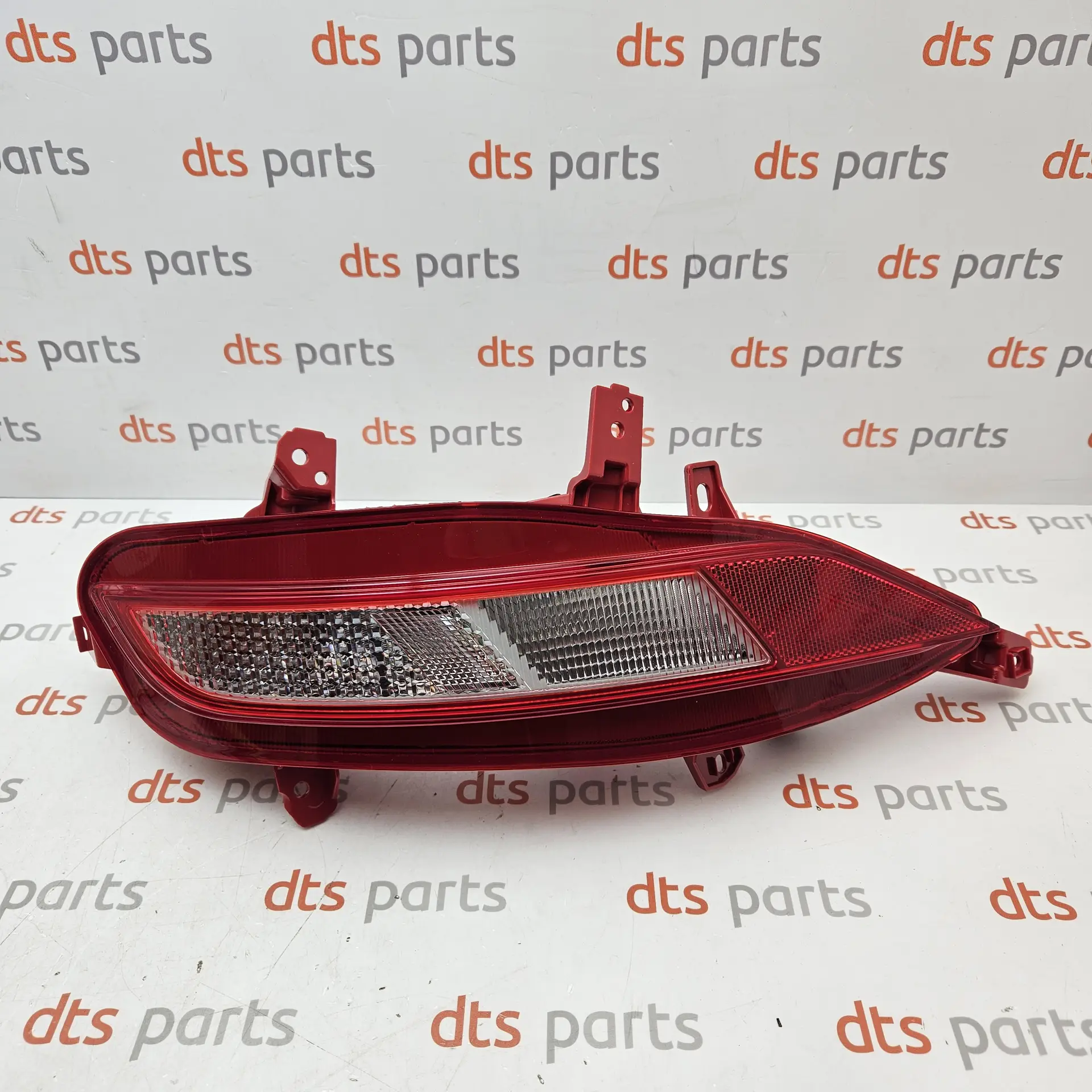 OEM Hyundai 92406N7000 – Rear bumper right turn and reverse light