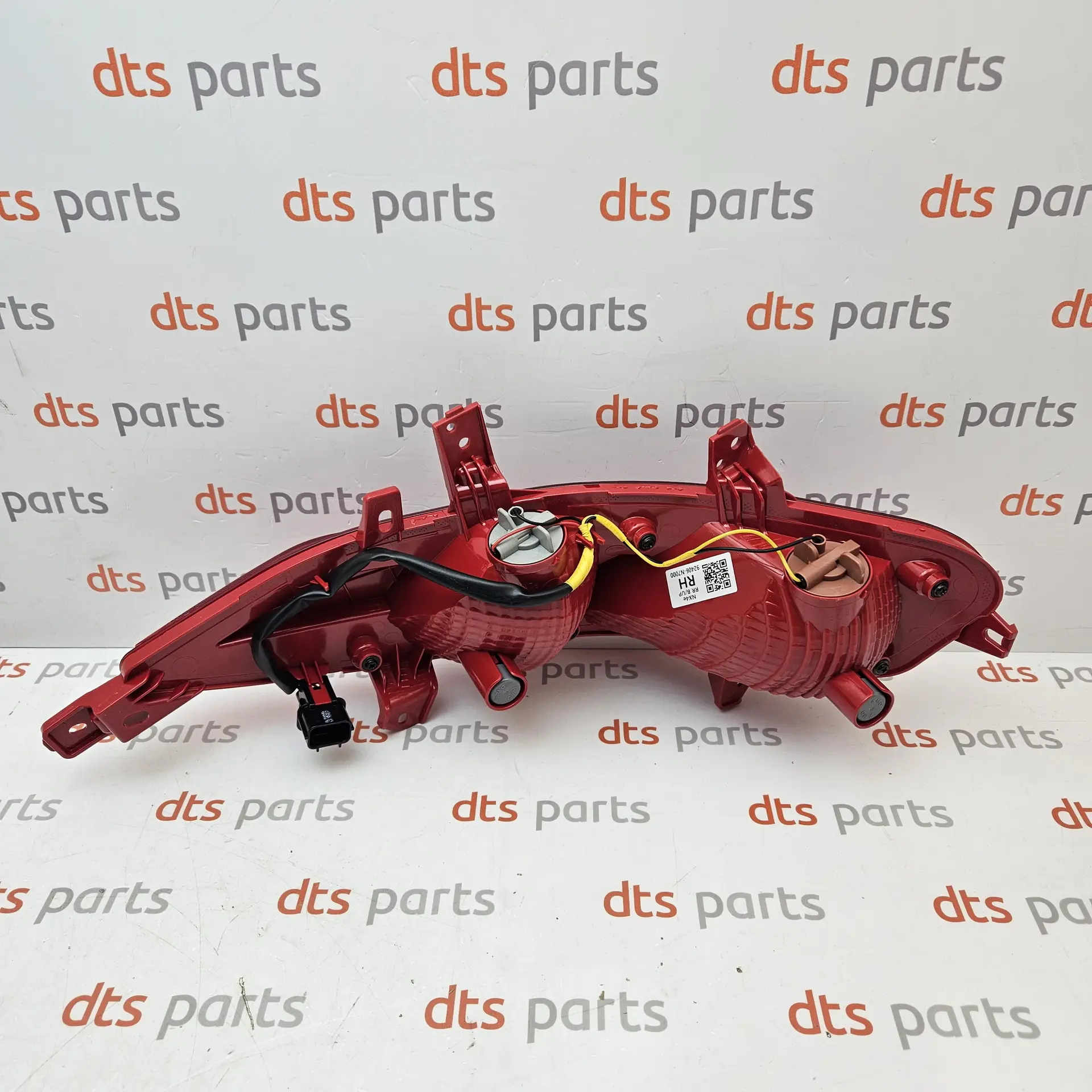 OEM Hyundai 92406N7000 – Rear bumper right turn and reverse light