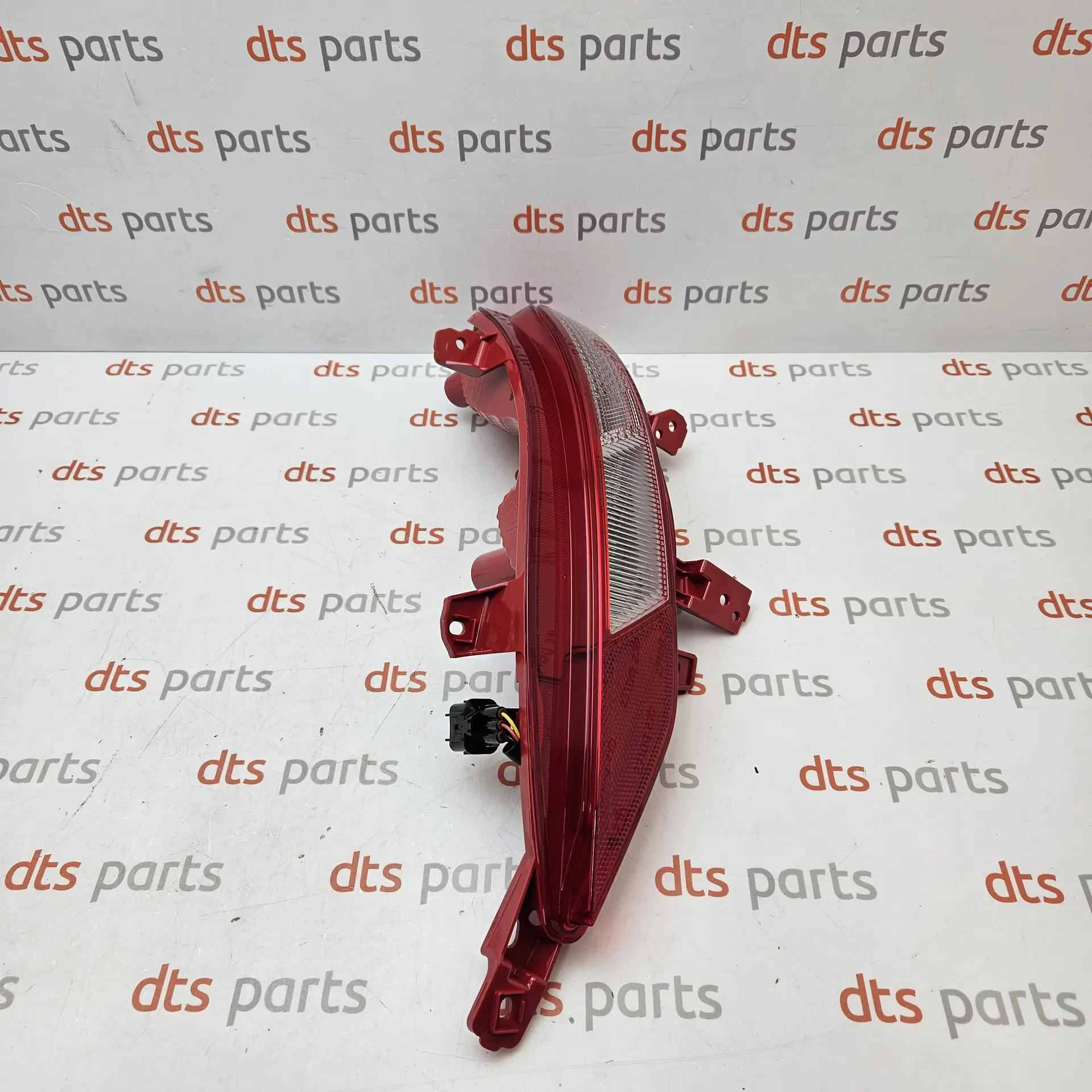 OEM Hyundai 92406N7000 – Rear bumper right turn and reverse light