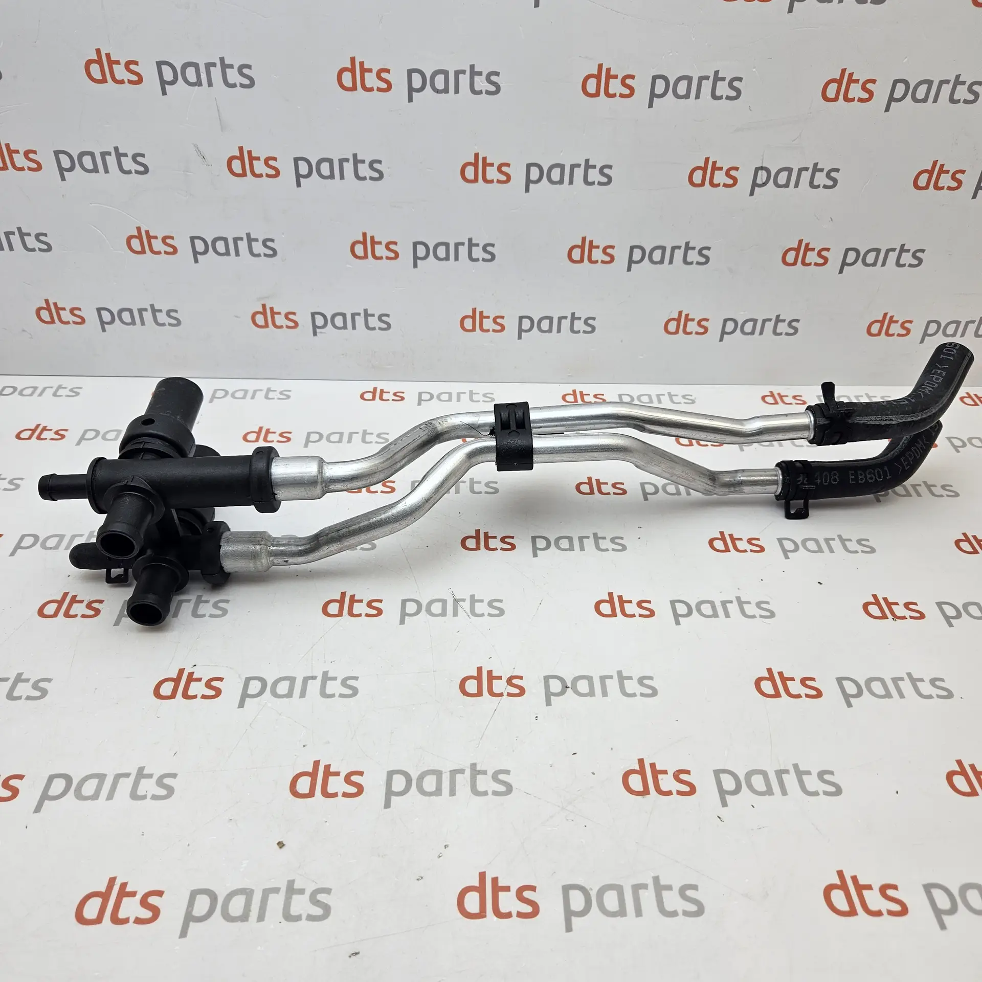 OEM Nissan 92408EB601 – Heater hose