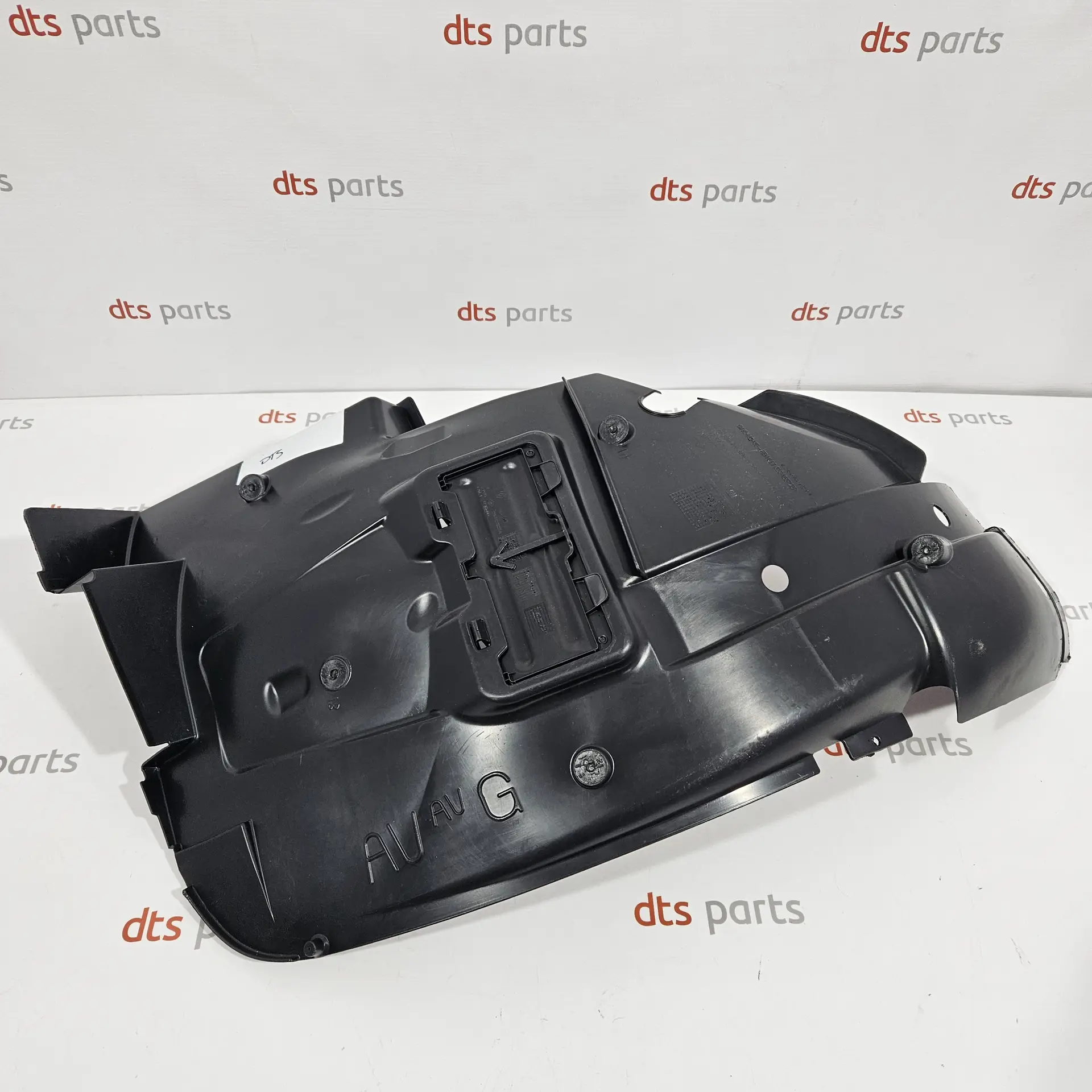 OEM GM 93462465 – Rear right mud guard