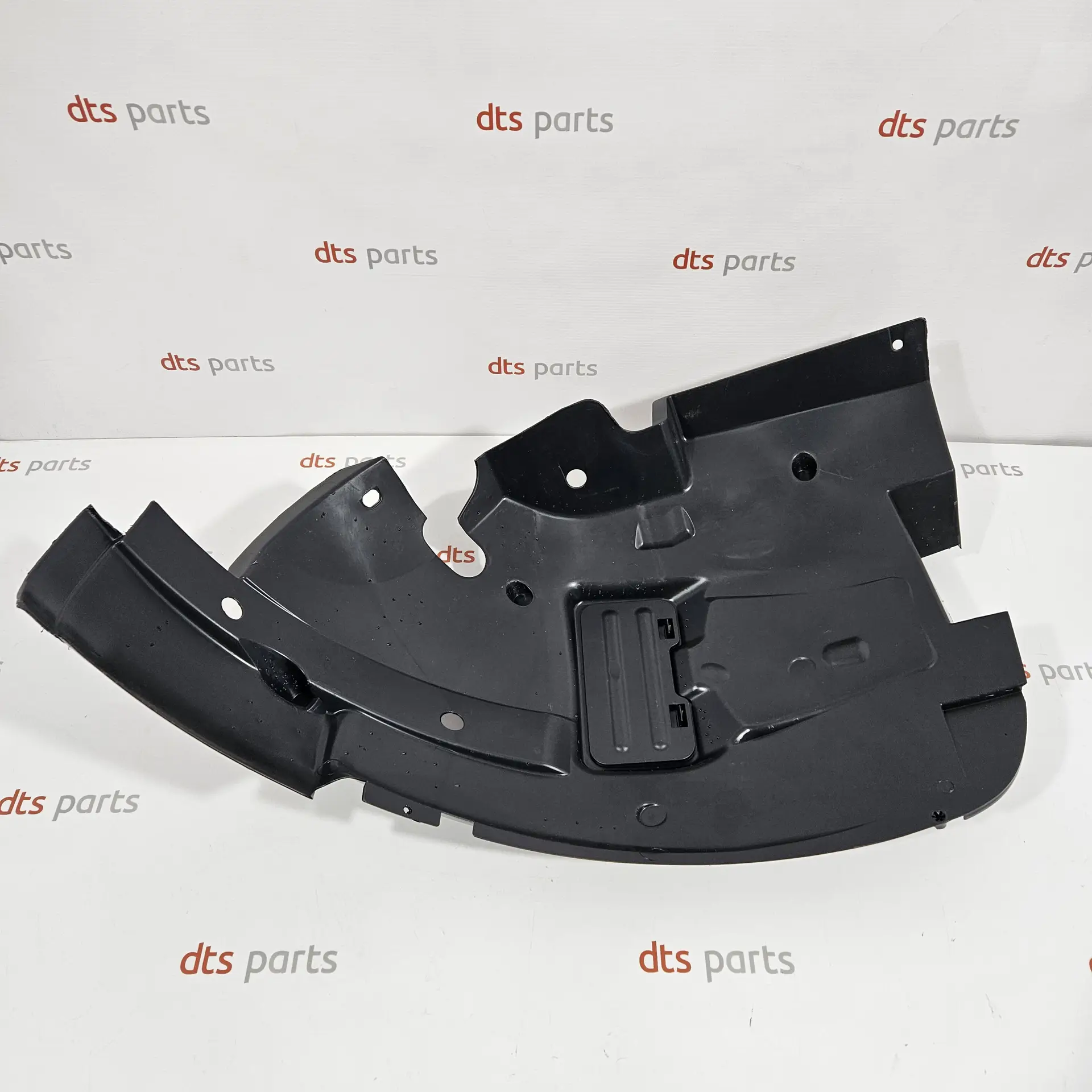 OEM GM 93462465 – Rear right mud guard