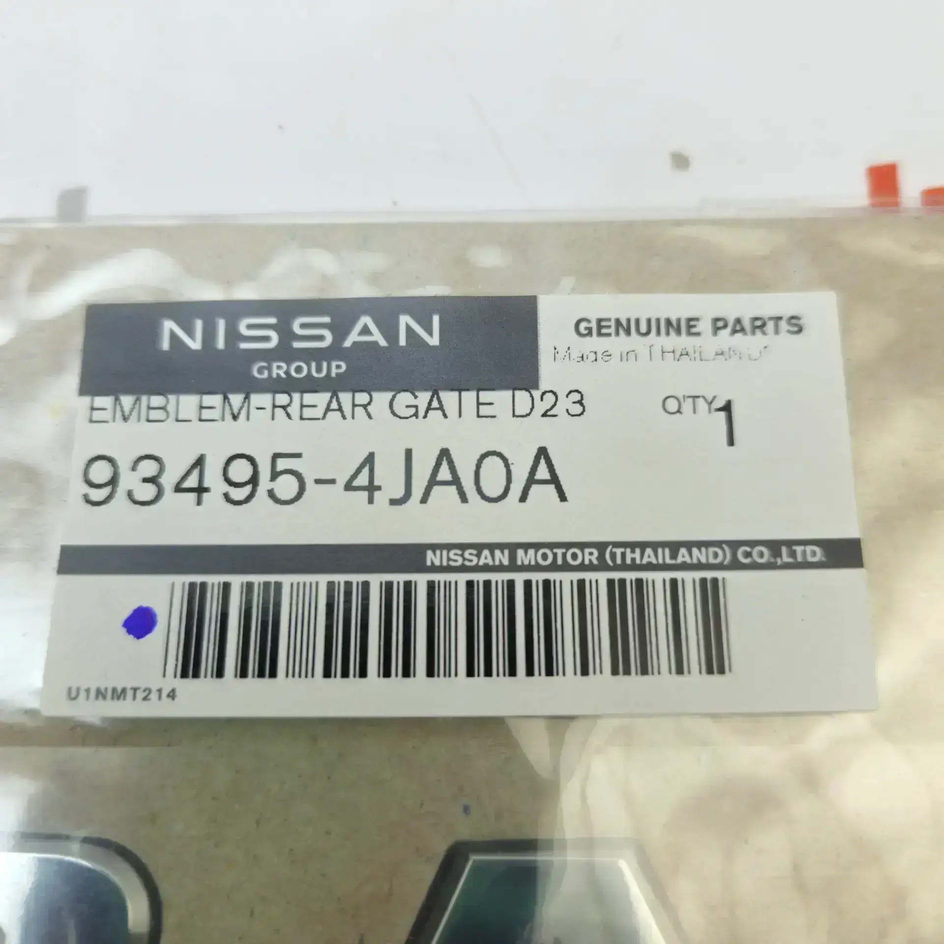 OEM Nissan/Infiniti 934954JA0A – Tailgate emblem