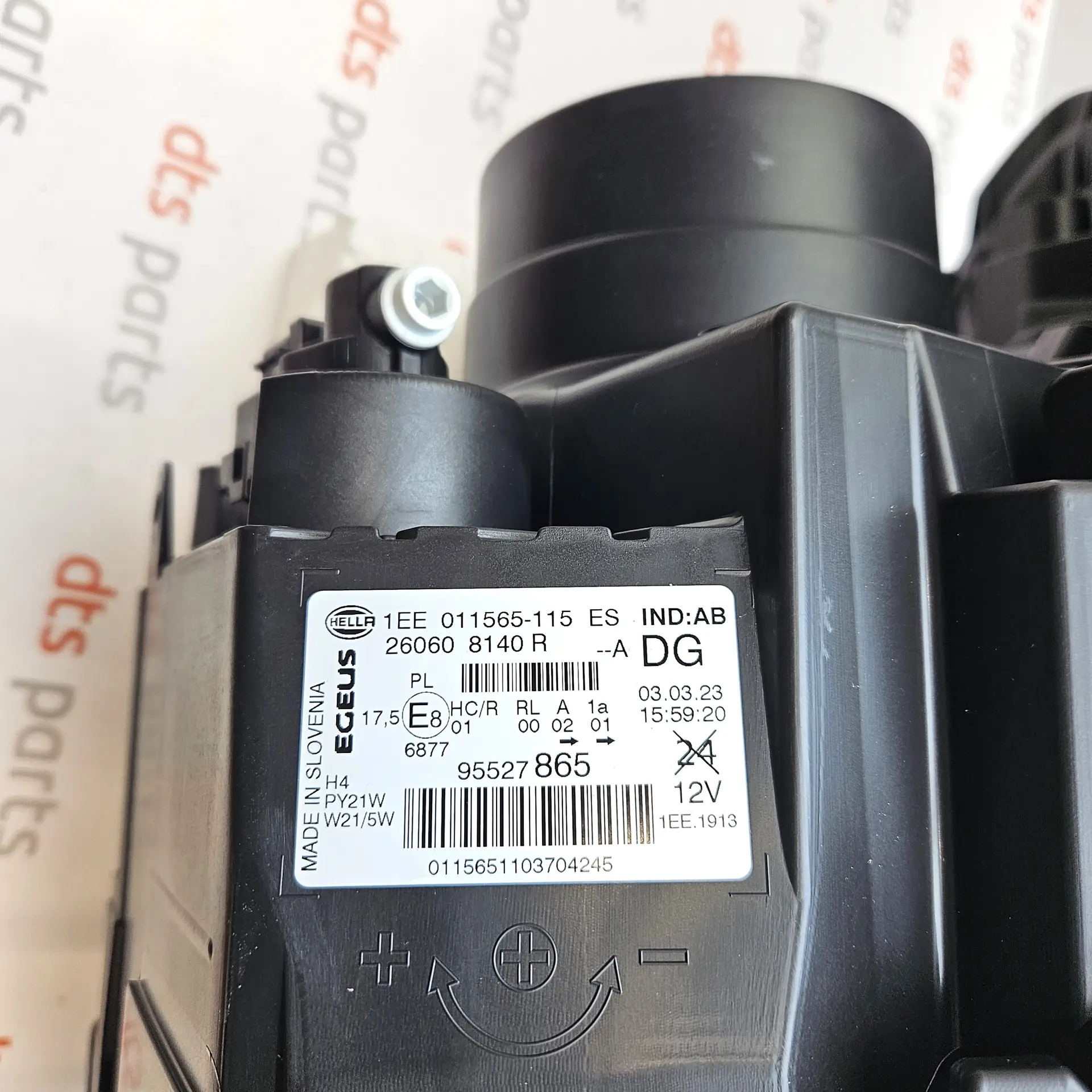 OEM PSA 95527865 – Left headlight