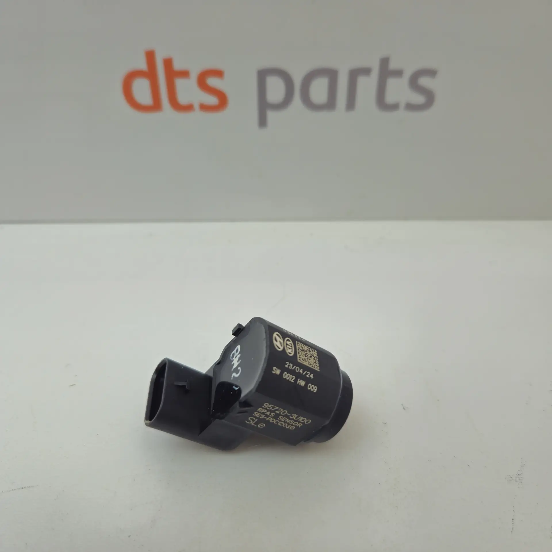 OEM Kia 957203U100 – Parking distance control sensor