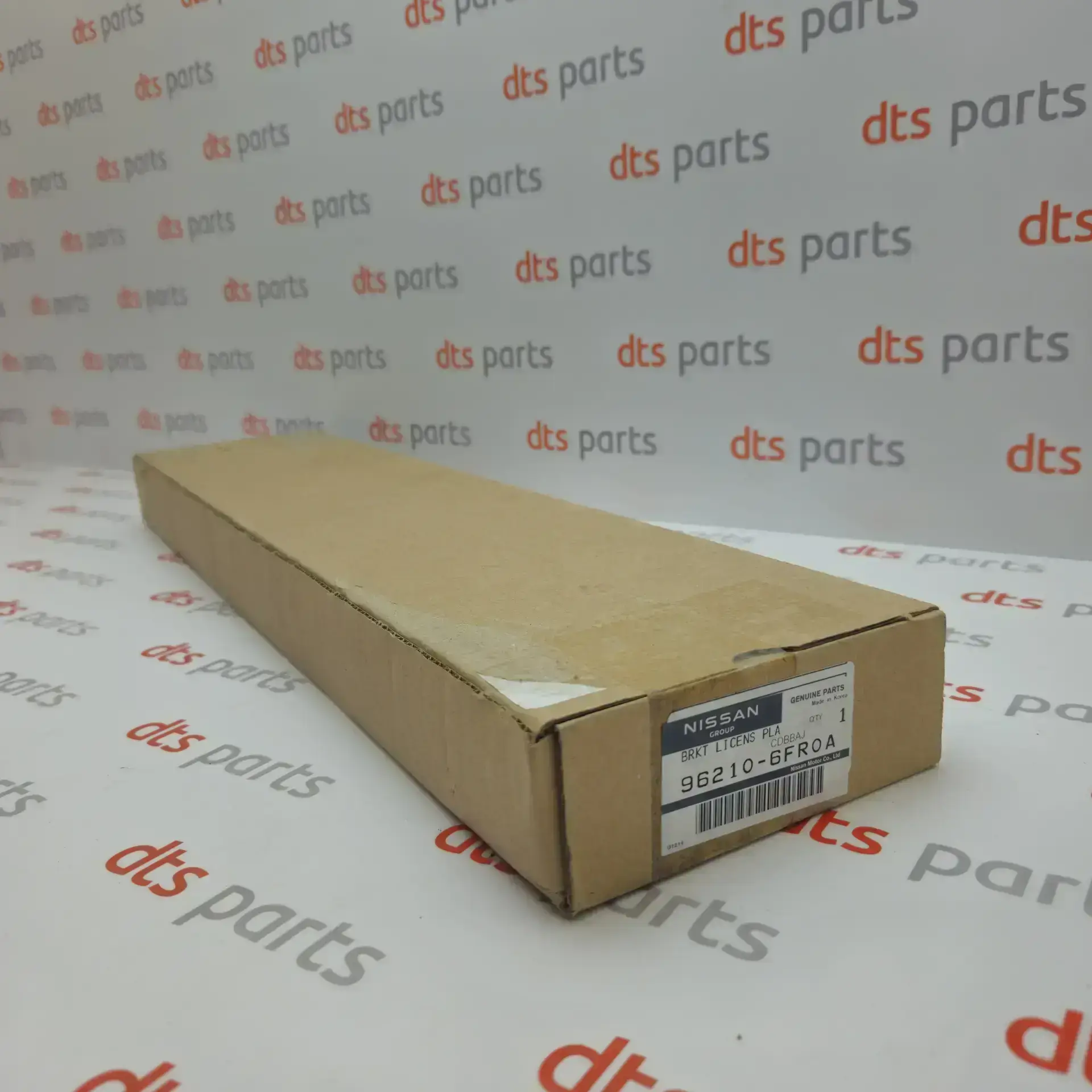 OEM Nissan 962106FR0A – Licence plate holder