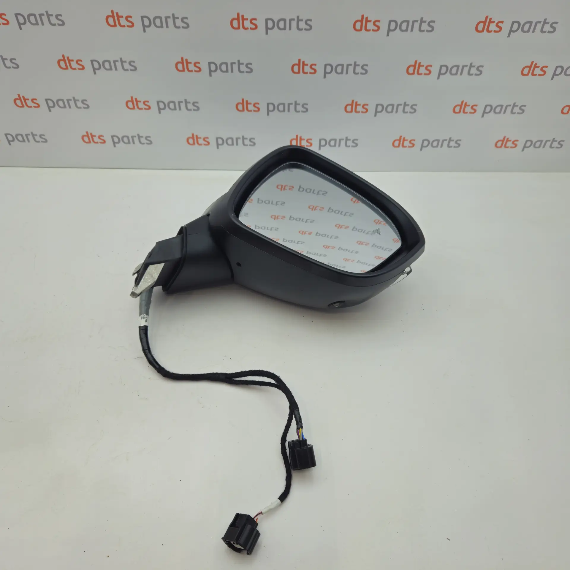 OEM Nissan/Infiniti 963016PA4B – Right, rear view mirror assembly