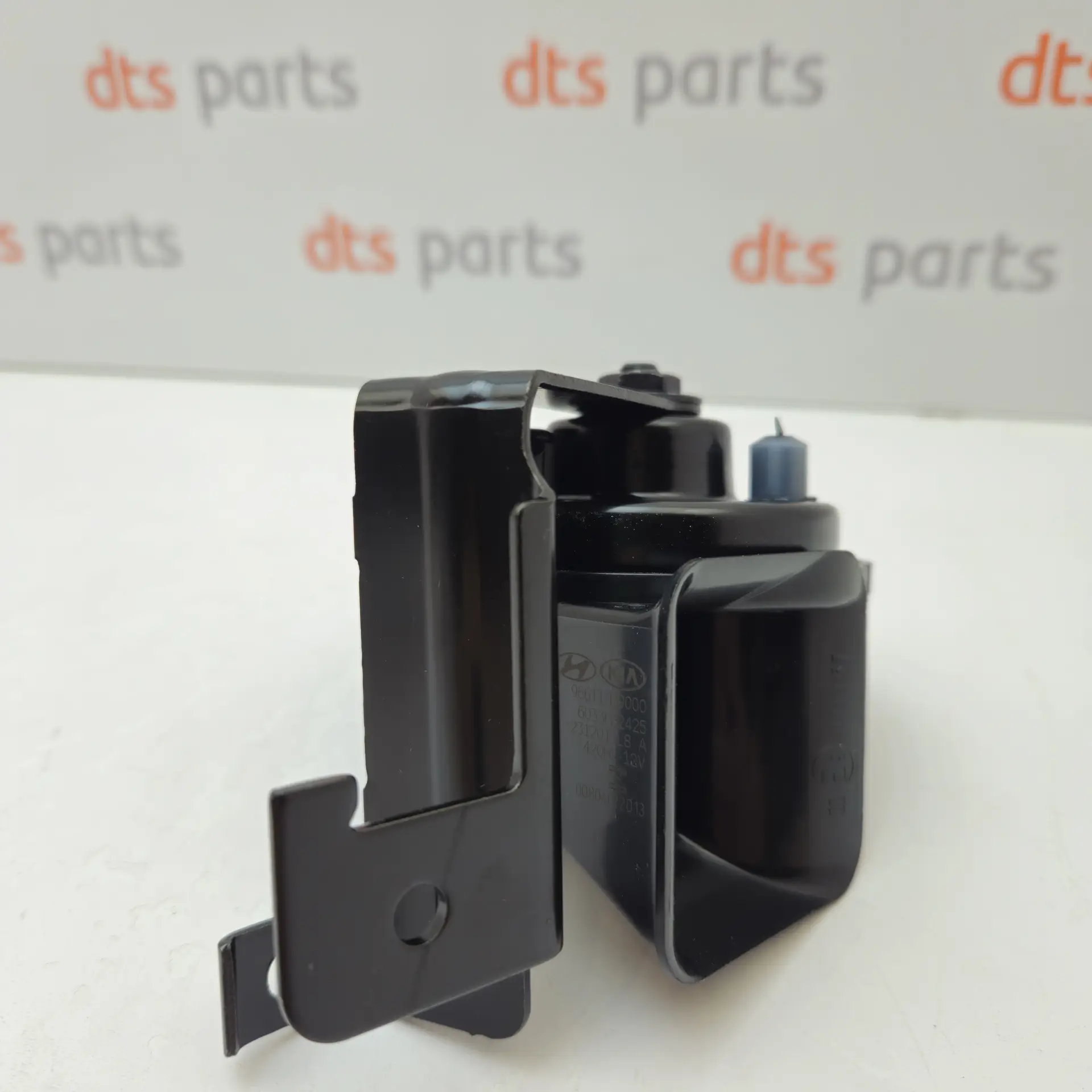 OEM Kia 96611D9000 – Low pitch signal horn