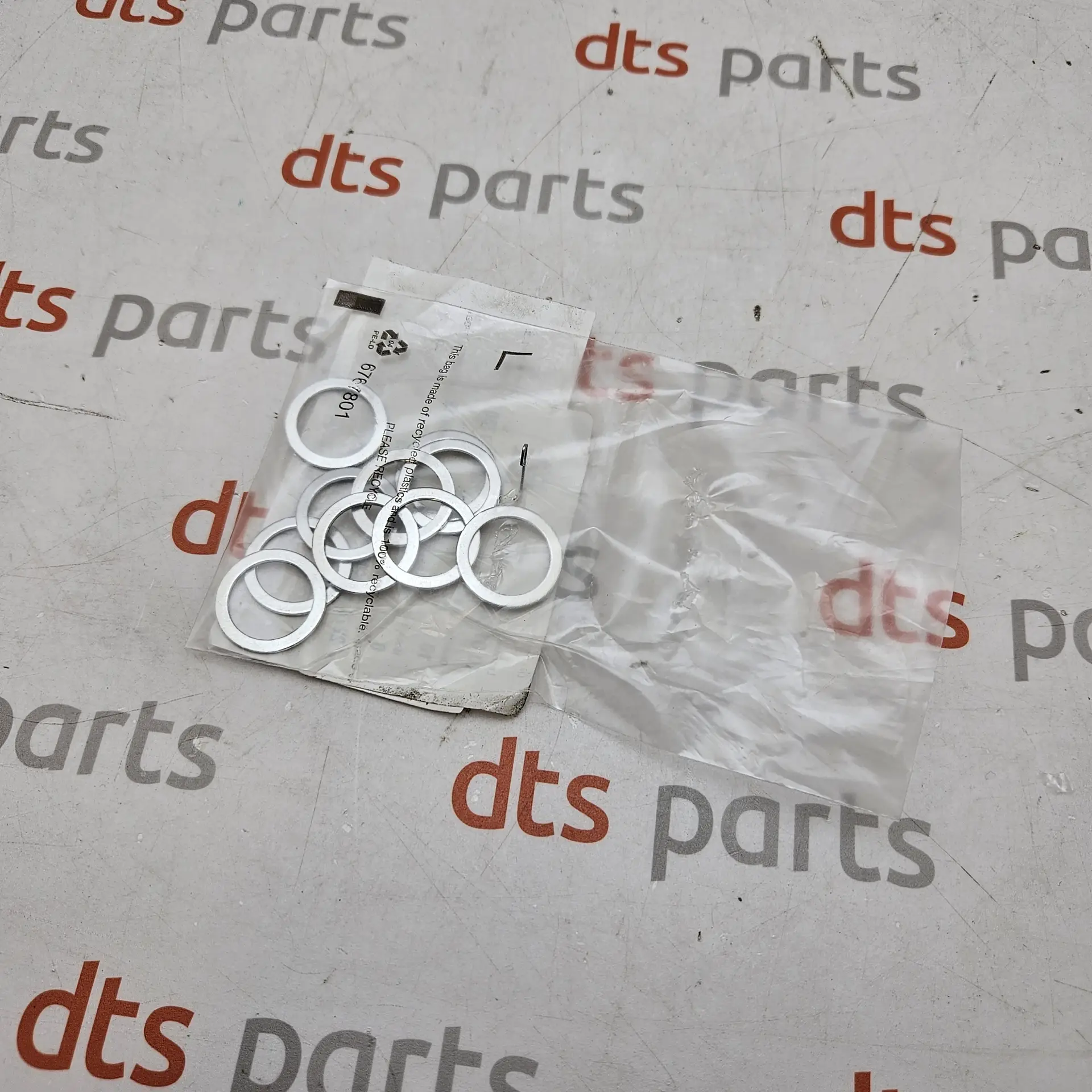OEM Volvo 977751 – Engine oil pan drain plug aluminum crush washer