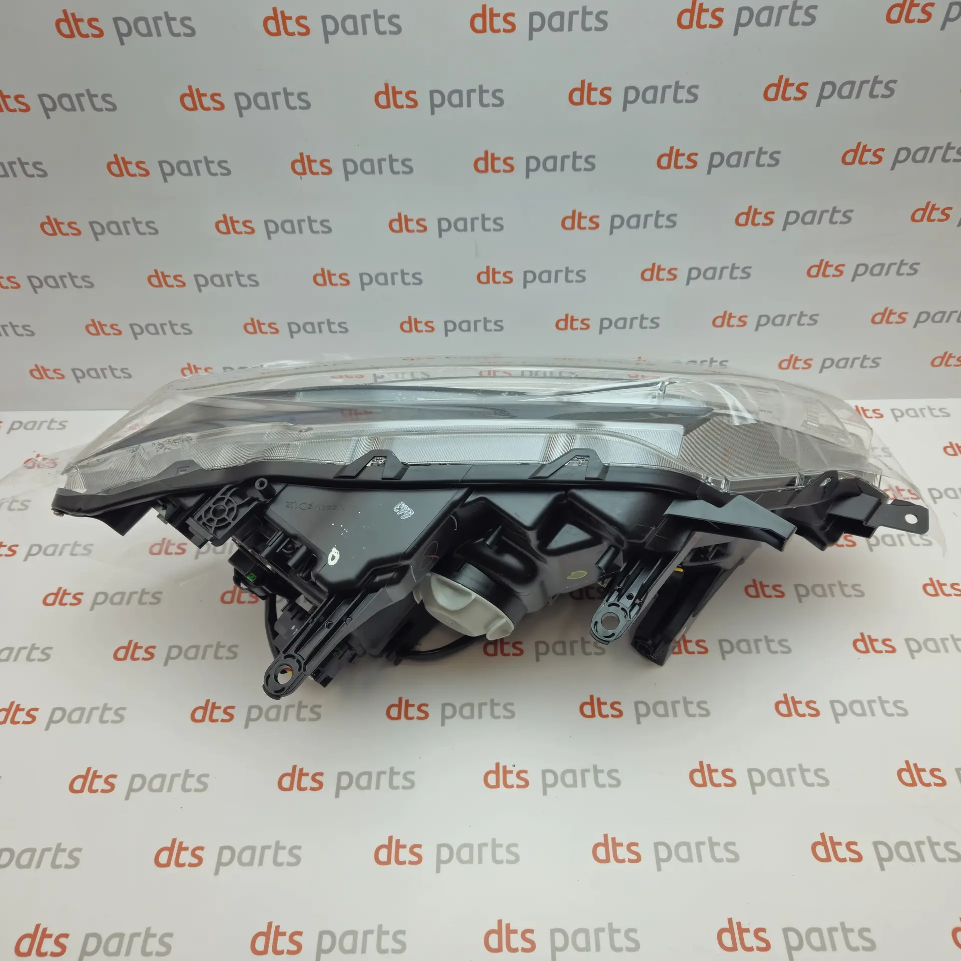 OEM Peugeot 9808572580 – Front right headlight