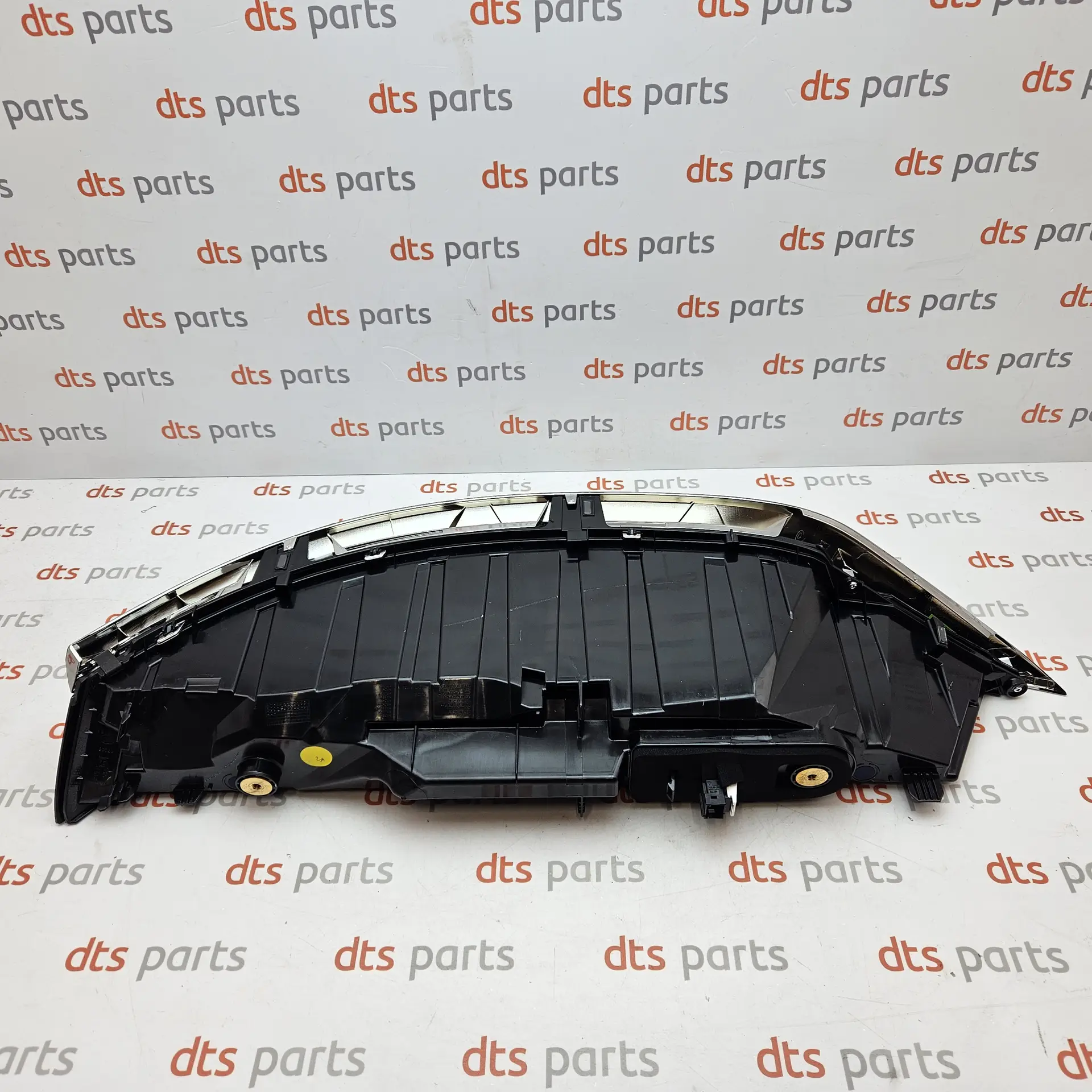 OEM PSA 9815722680 – Left-side (Nearside) rear lamp assembly