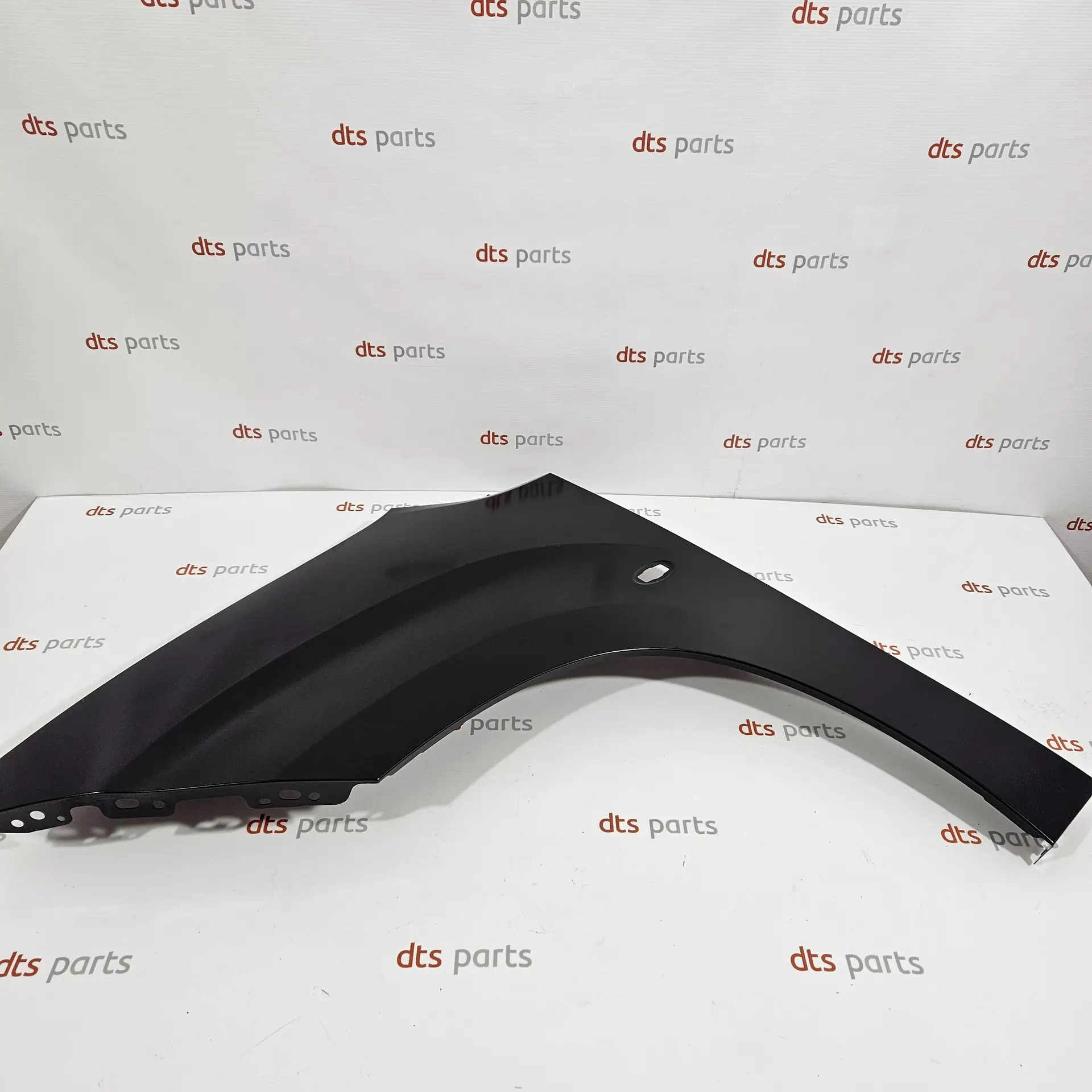 OEM Toyota 9816482780 – Left front wing