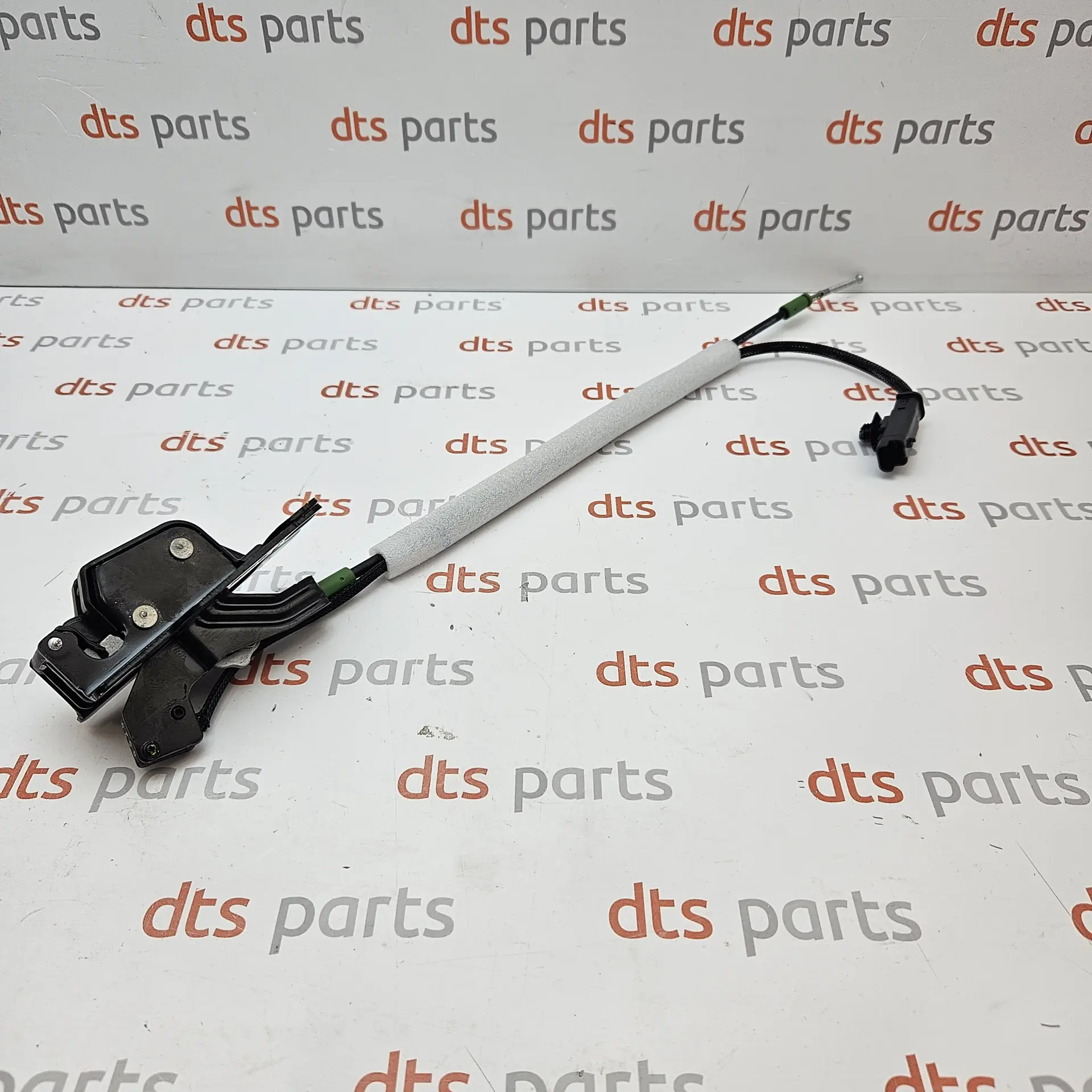 OEM PSA 9822398680 – Front door lock latch assembly with release cable & microswitch