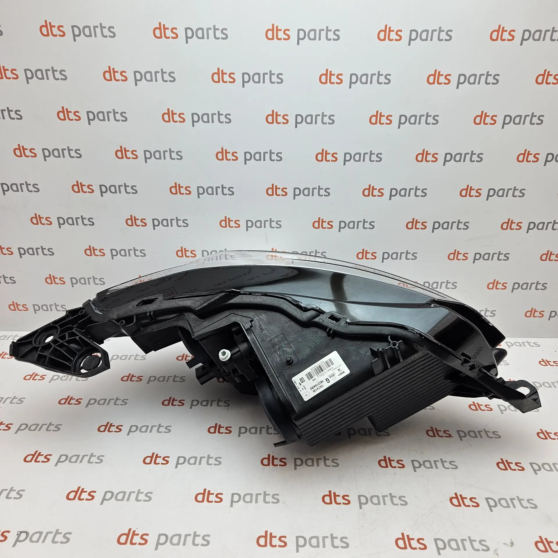 OEM Peugeot 9823194080 – Front left headlight