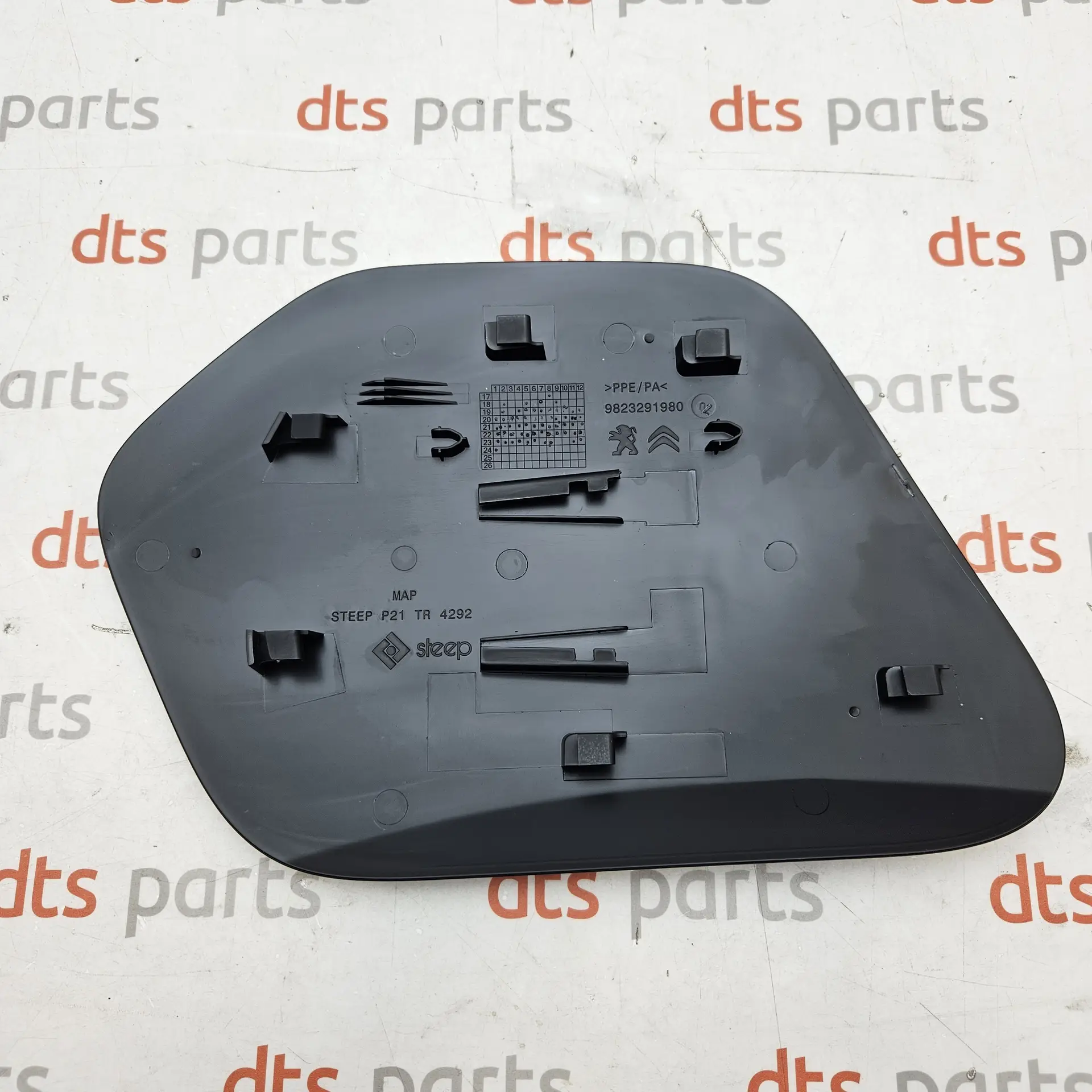 OEM PSA 9823291980 – Front bumper central lower air intake grille