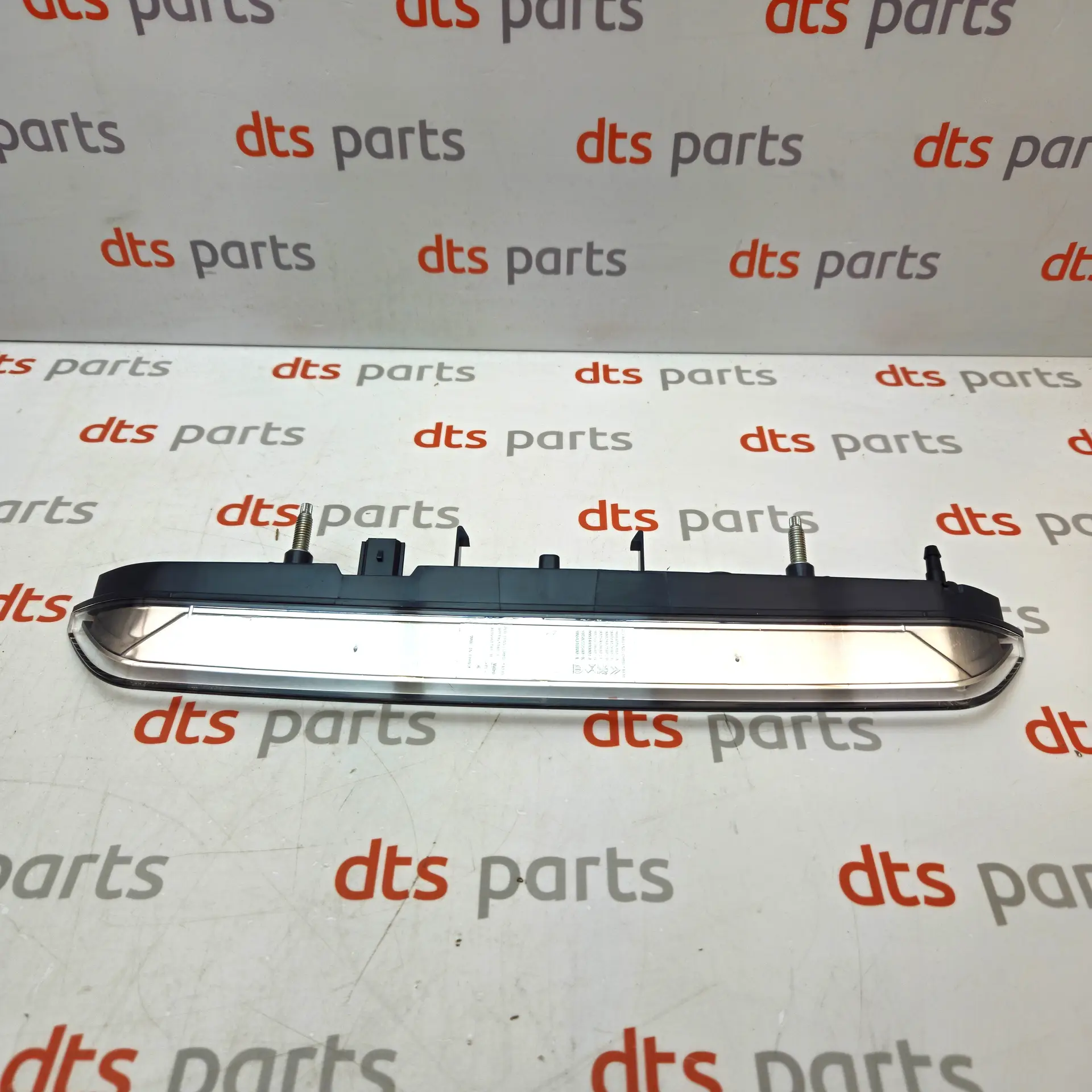 OEM PSA 9825453680 – Center tailgate light