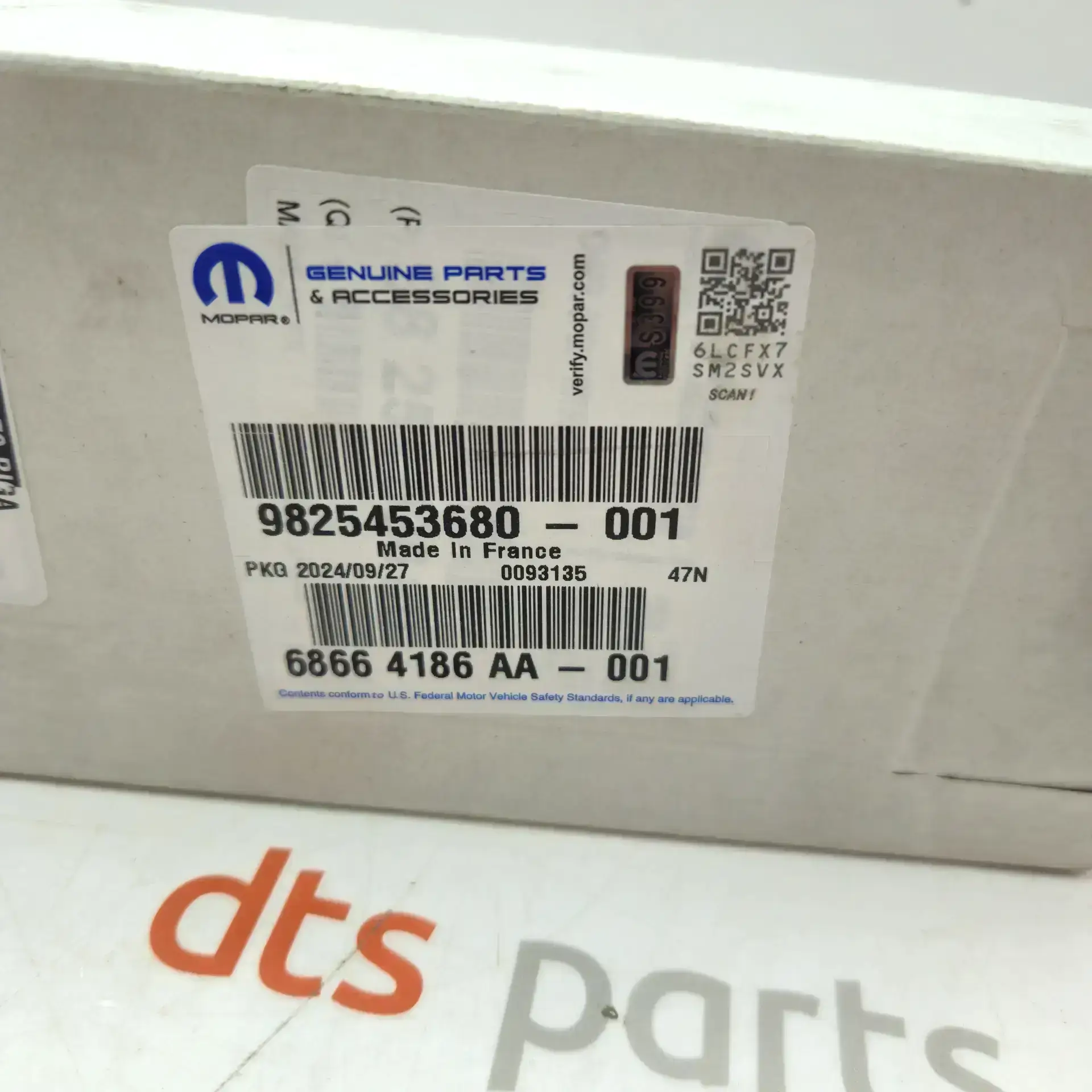 OEM PSA 9825453680 – Center tailgate light
