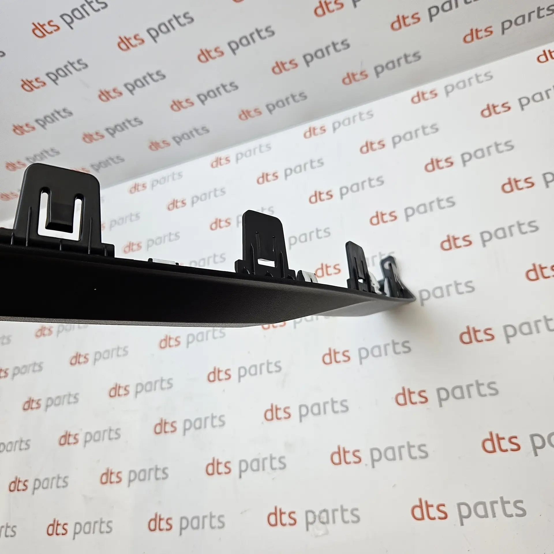 OEM PSA 98257366XT – Front fender wheel arch trim flare moulding right-hand side
