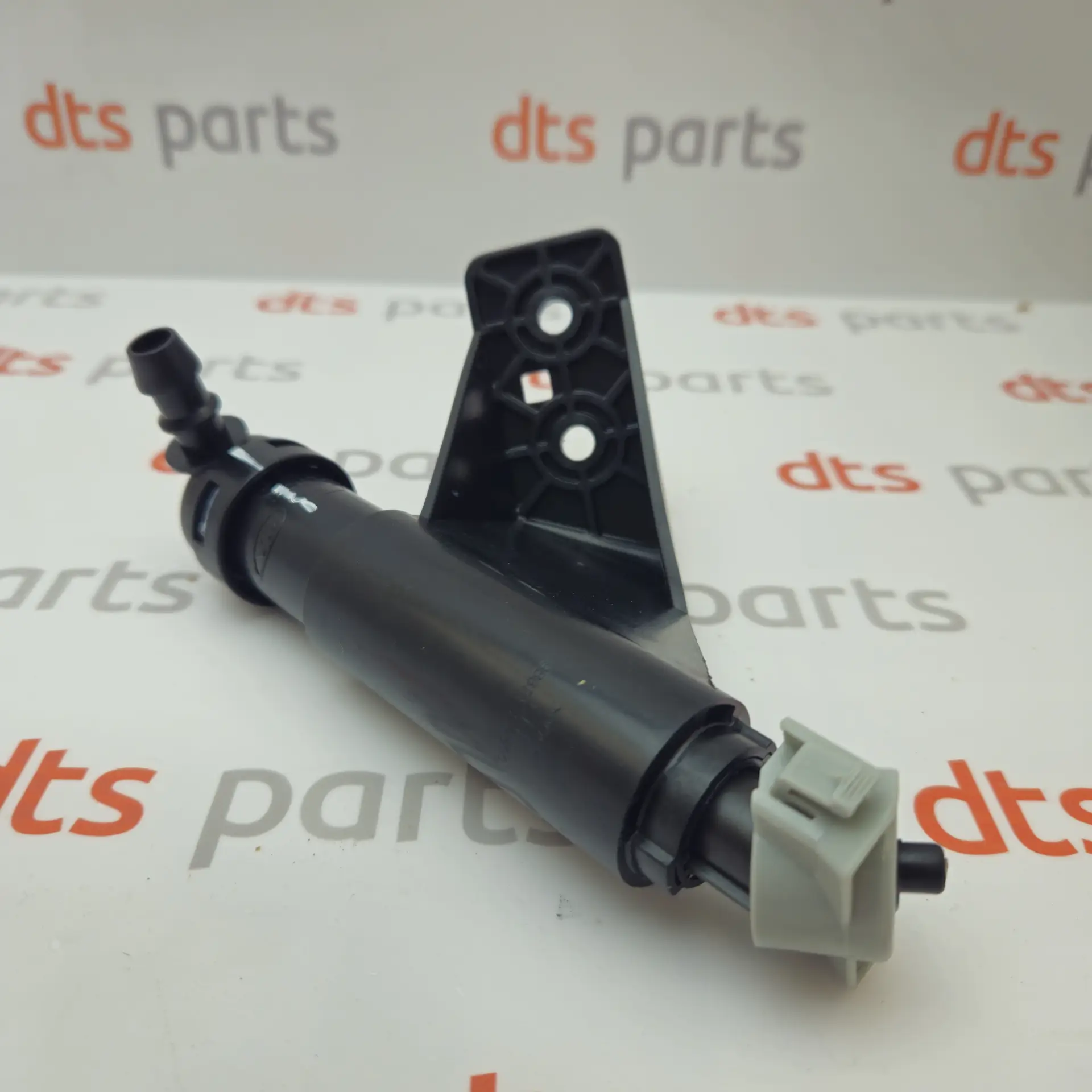 OEM Hyundai 986712W500 – Front left headlight washer nozzle
