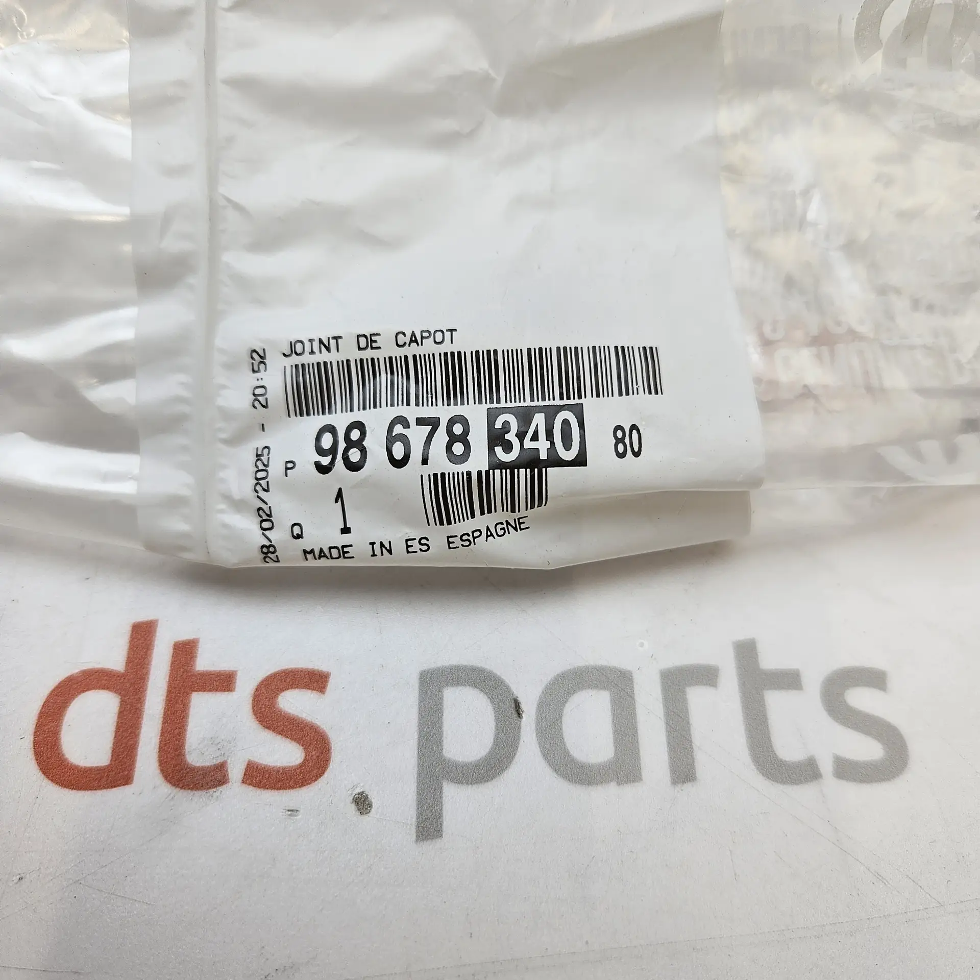OEM PSA 9867834080 – Bonnet seal strip