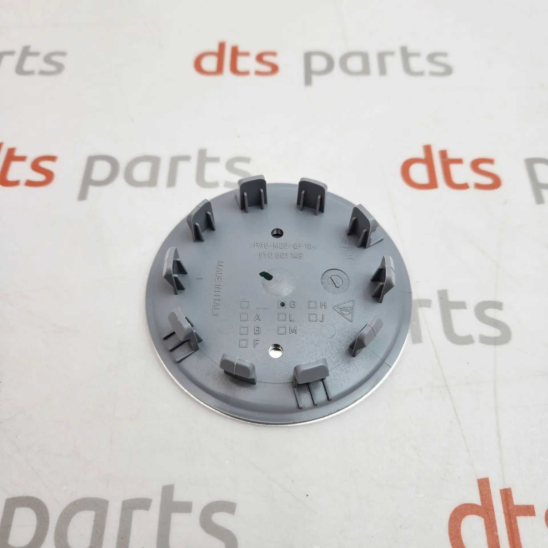 OEM Porsche 9Y0601149G – Hub cap