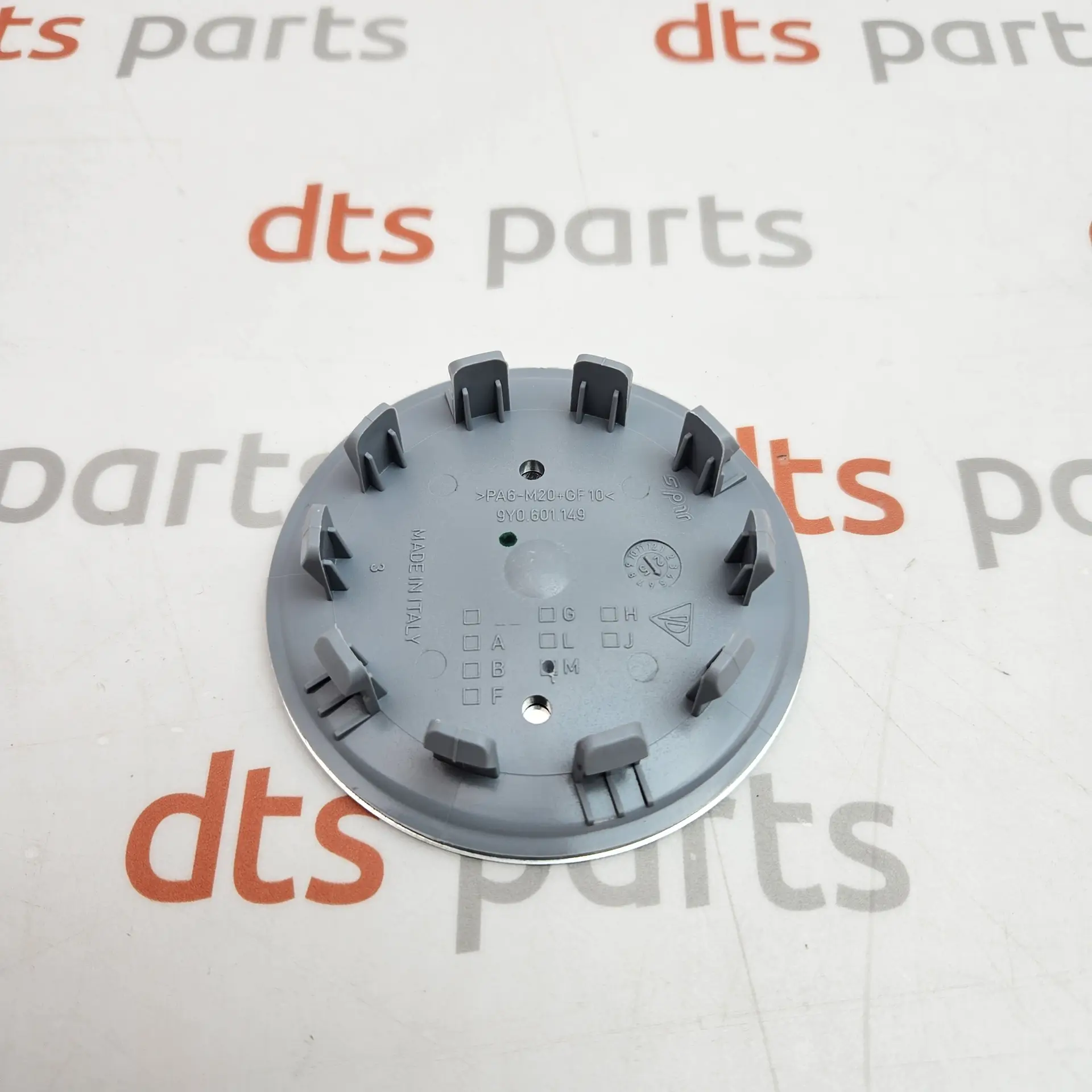 OEM Porsche 9Y0601149M – Hub Cap / Wheel Center Cap