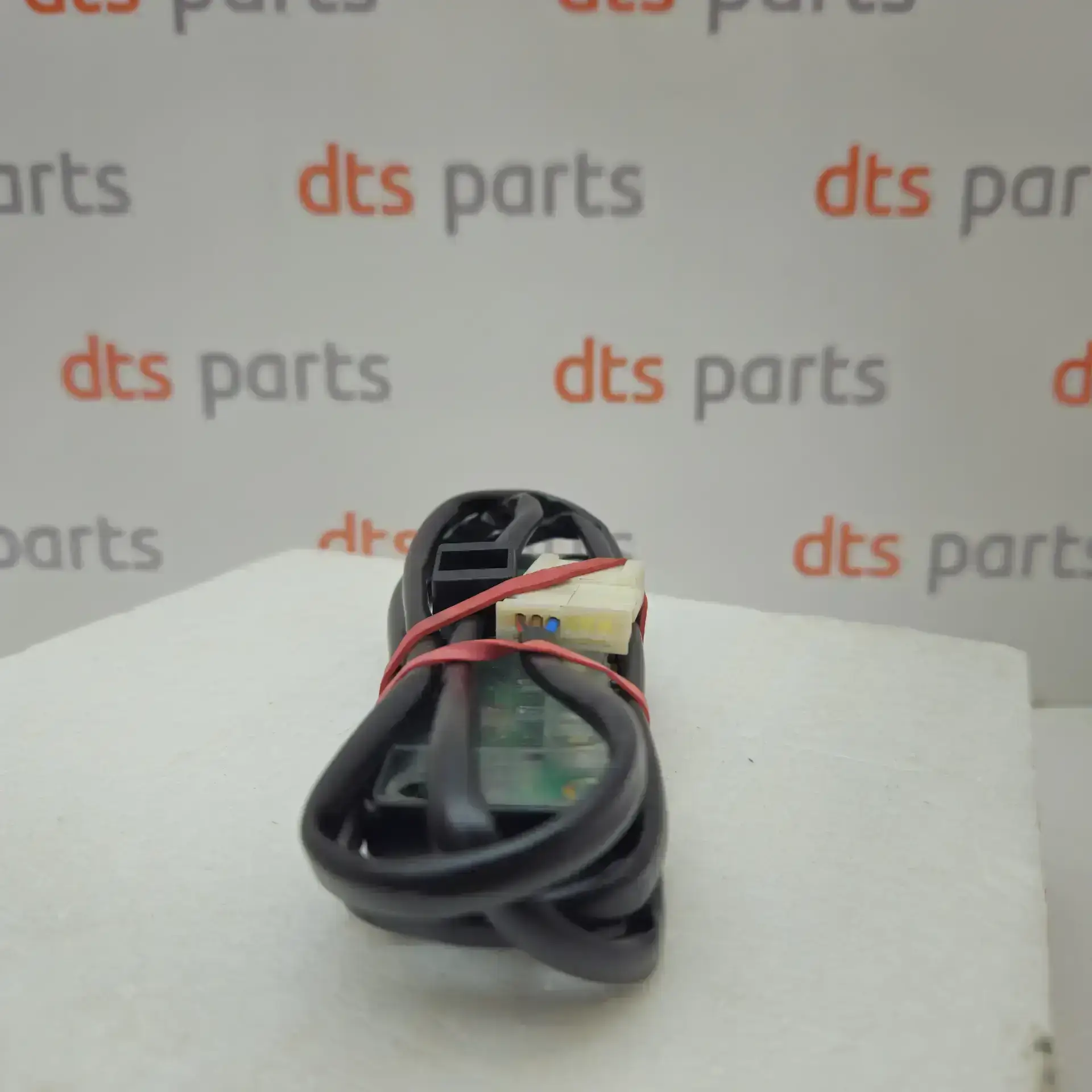 OEM Mercedes Benz A0004400115 – Rear view mirror parking sensor