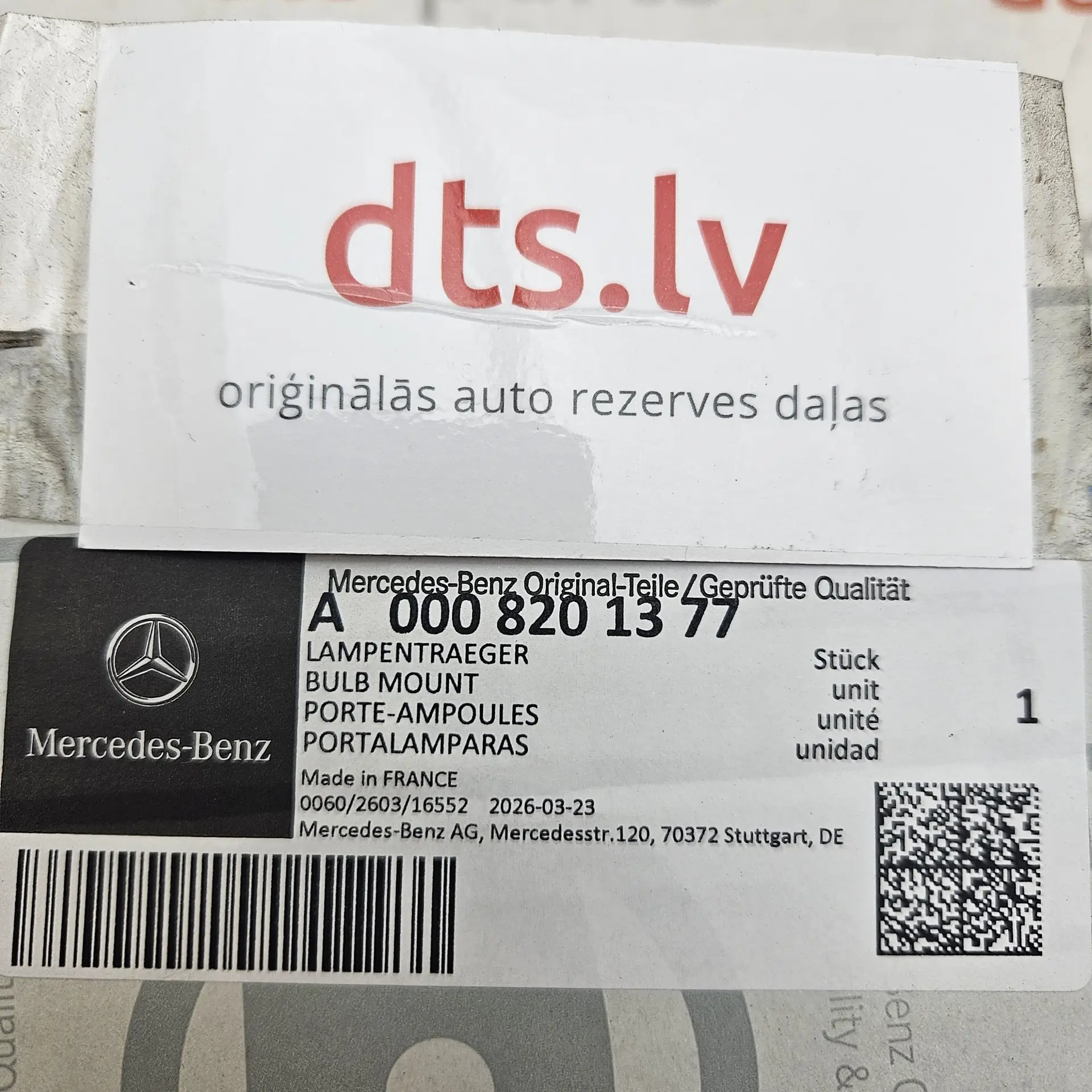 OEM Mercedes A0008201377 – Rear taillight circuit board bulb holder carrier plate