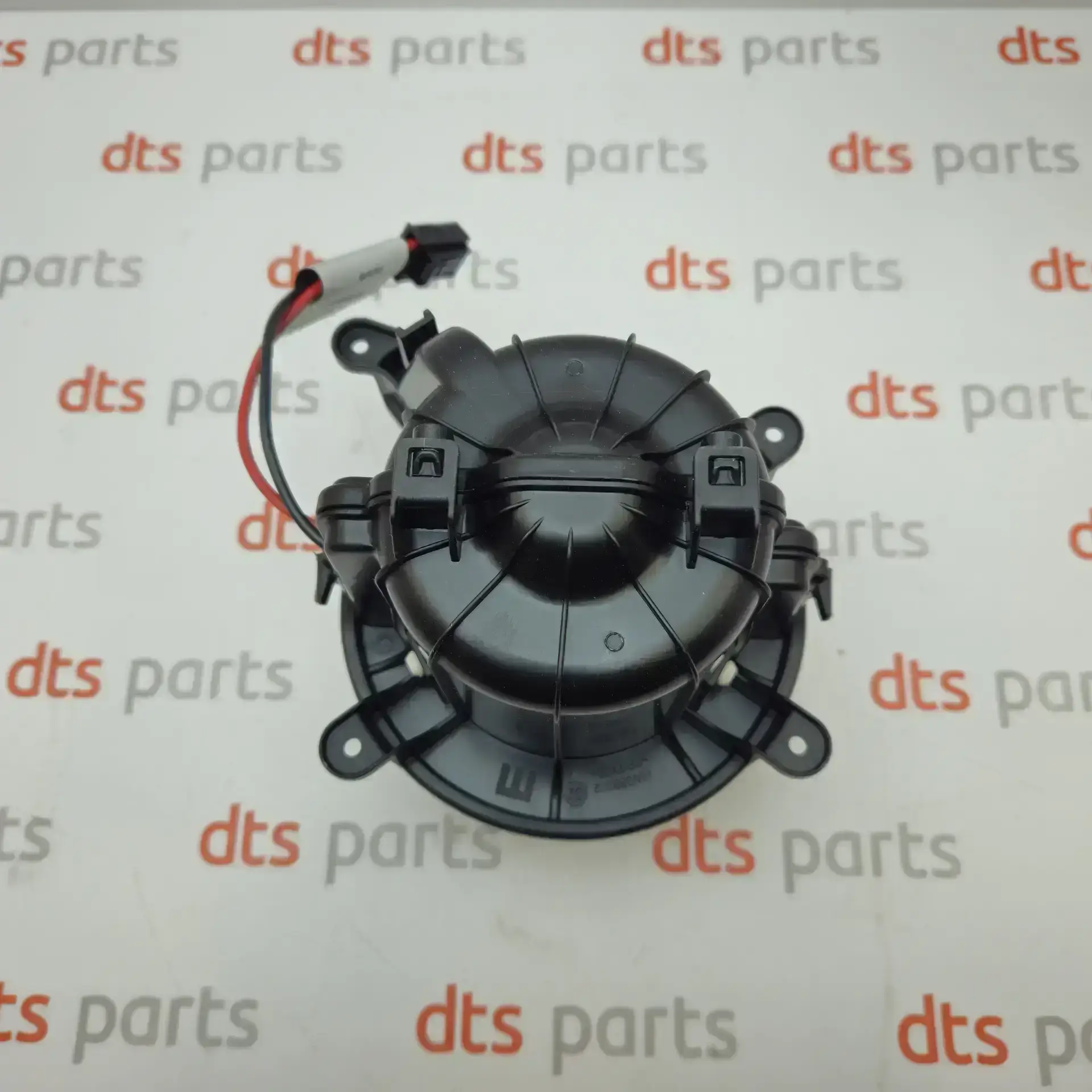 OEM Mercedes A0008300904 – Radial blower