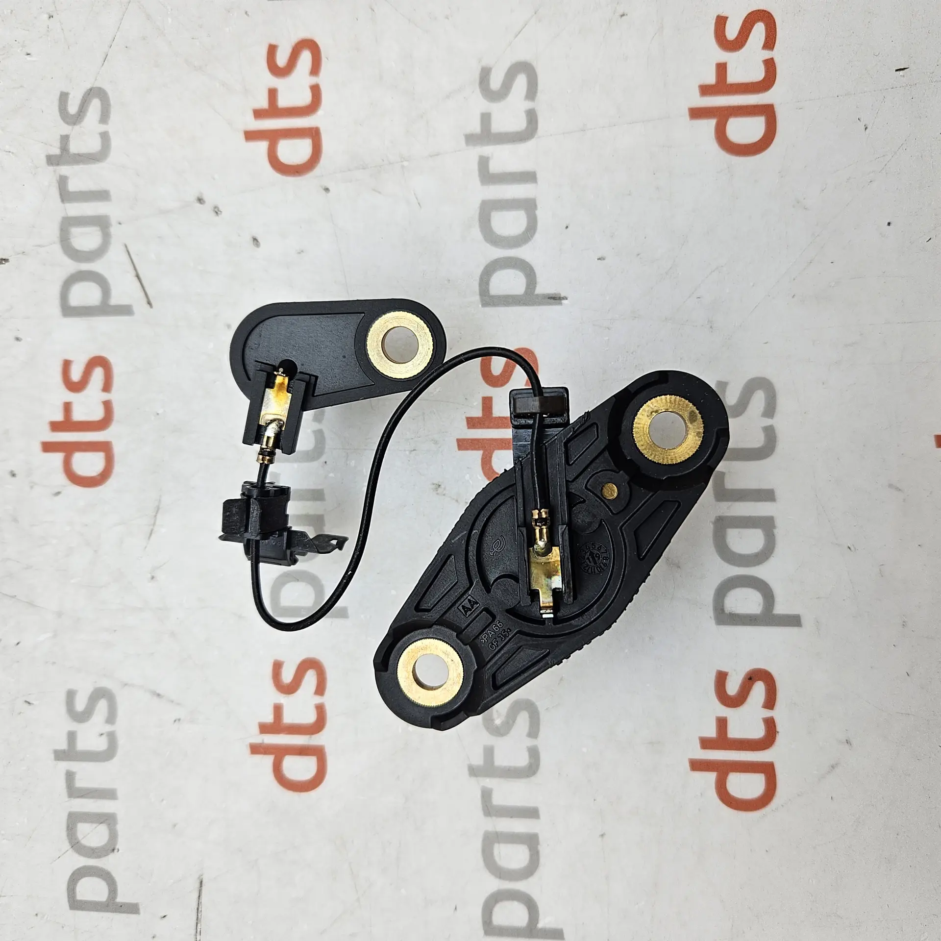 OEM Mercedes Benz A0011530332 – Engine oil level sensor