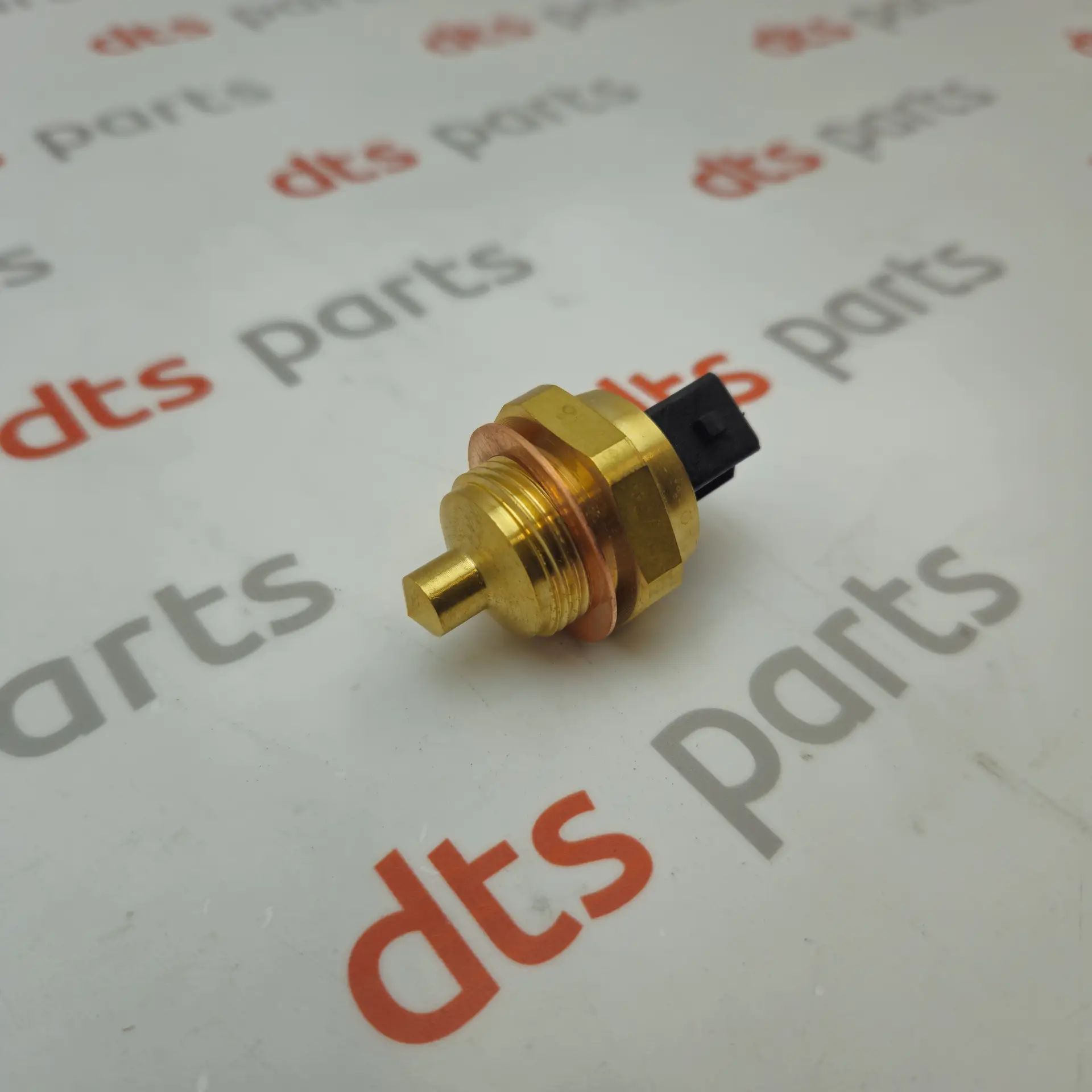 OEM Mercedes A0015403417 – Temperature sensor