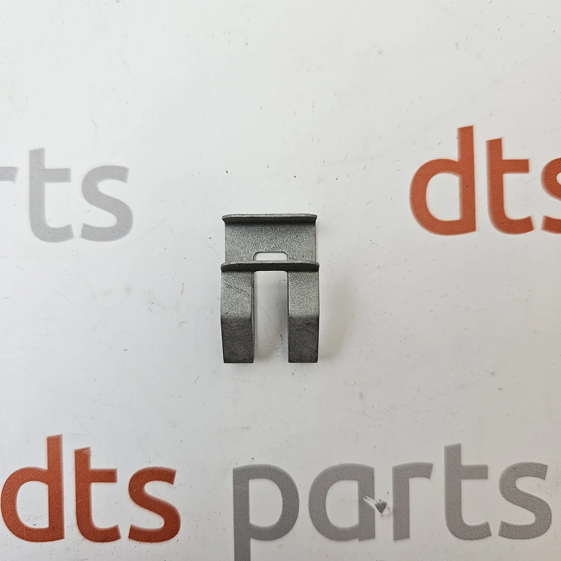 OEM Mercedes Benz A0029919770 – Interior panel hold-down clip fastener