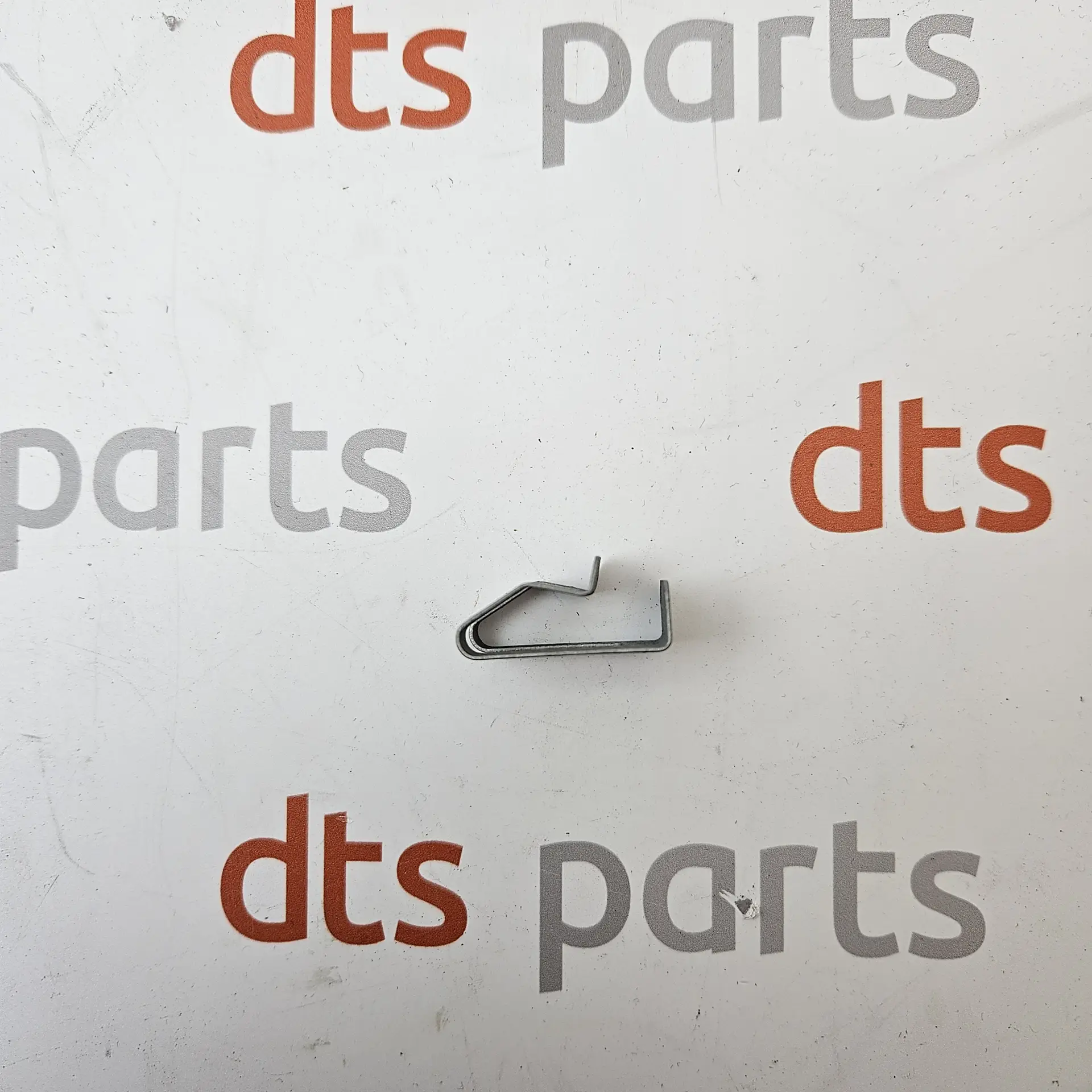 OEM Mercedes Benz A0029919770 – Interior panel hold-down clip fastener