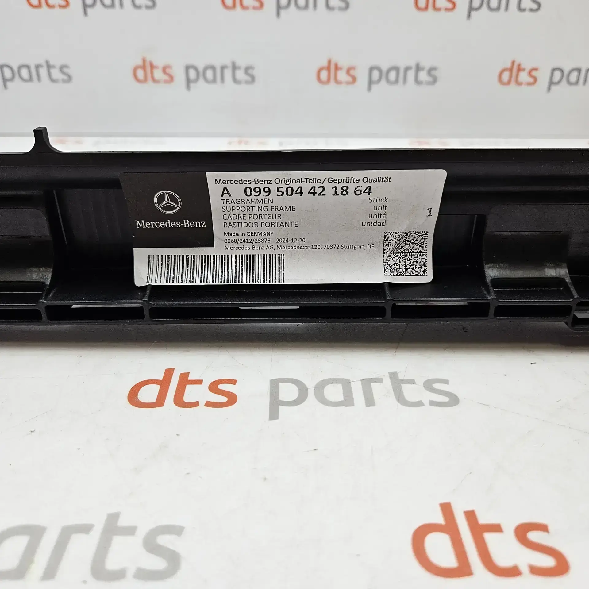 OEM Mercedes A099504421864 – Right side radiator bracket