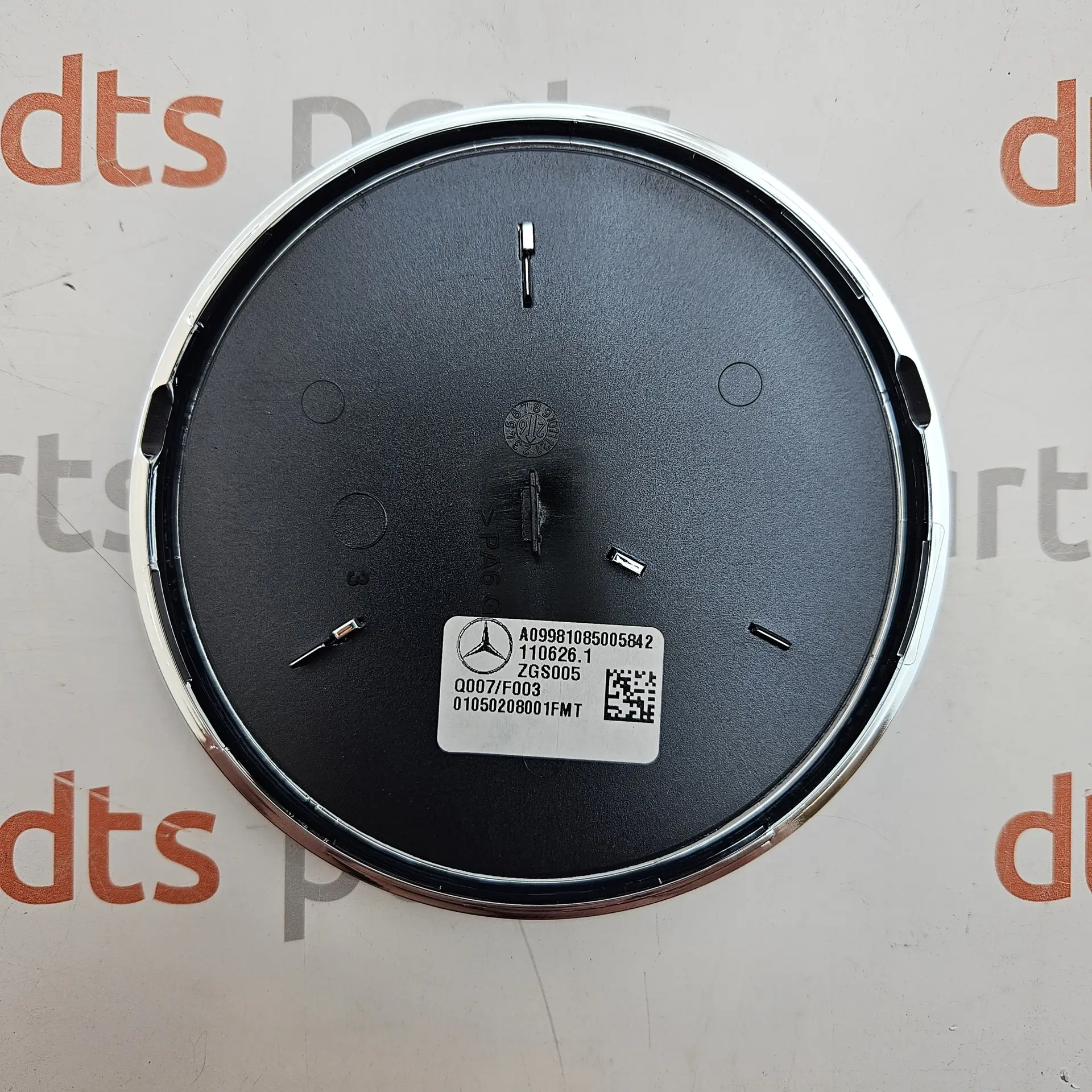 OEM Mercedes Benz A09981085005 – Rear tailgate / boot lid Mercedes star emblem