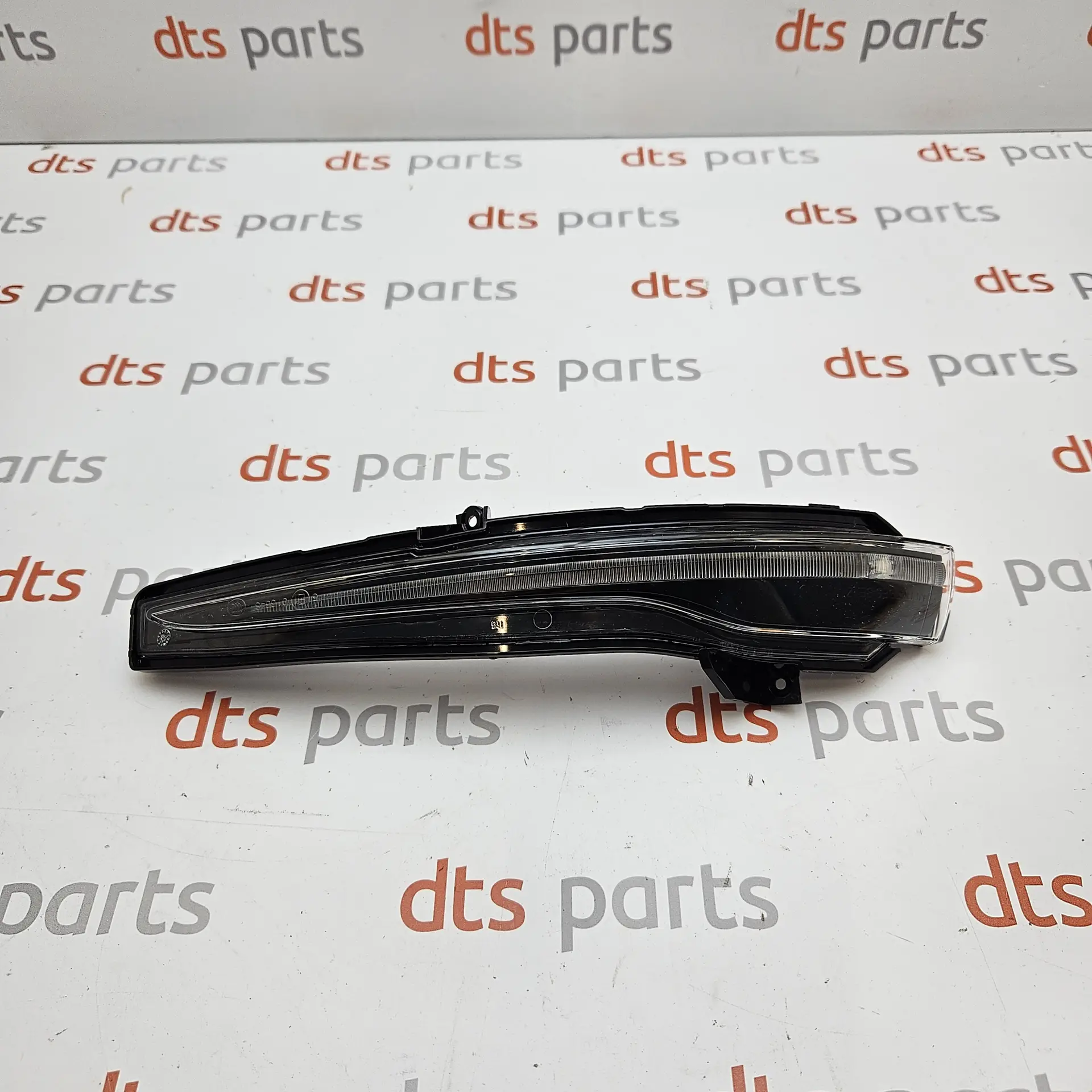 OEM Mercedes Benz A0999067201 – Front main headlight control module LED driver ballast unit