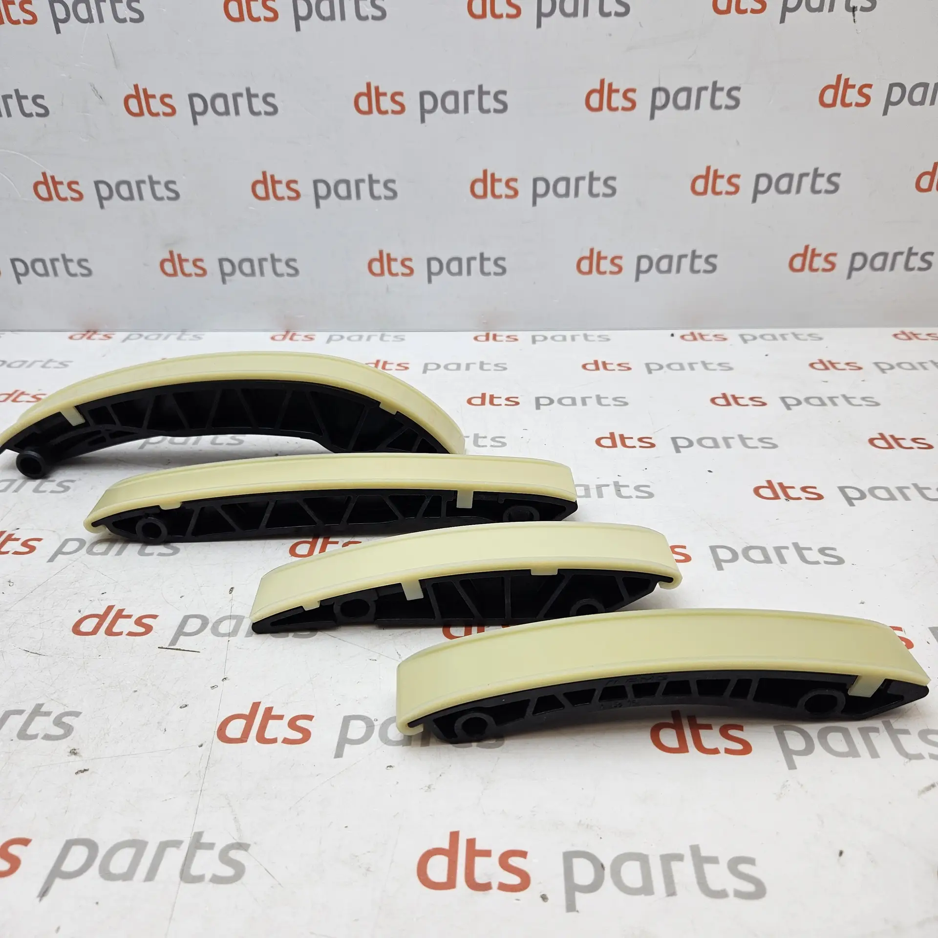 OEM Mercedes Benz A1560520616 – Main engine timing chain and guide rail assembly kit