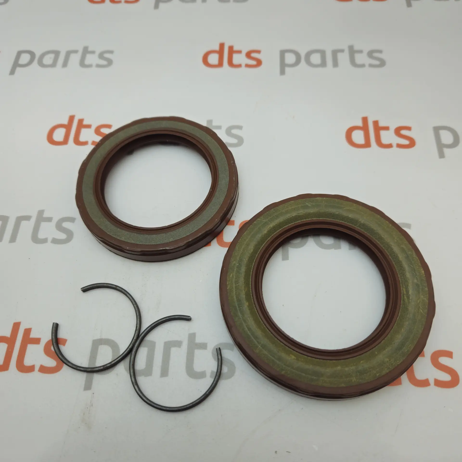 OEM Mercedes A1639970246 – Rear axle shaft seal kit
