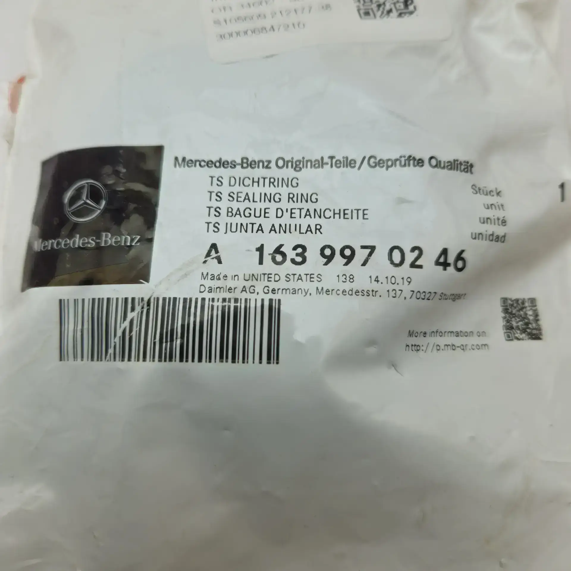 OEM Mercedes A1639970246 – Rear axle shaft seal kit