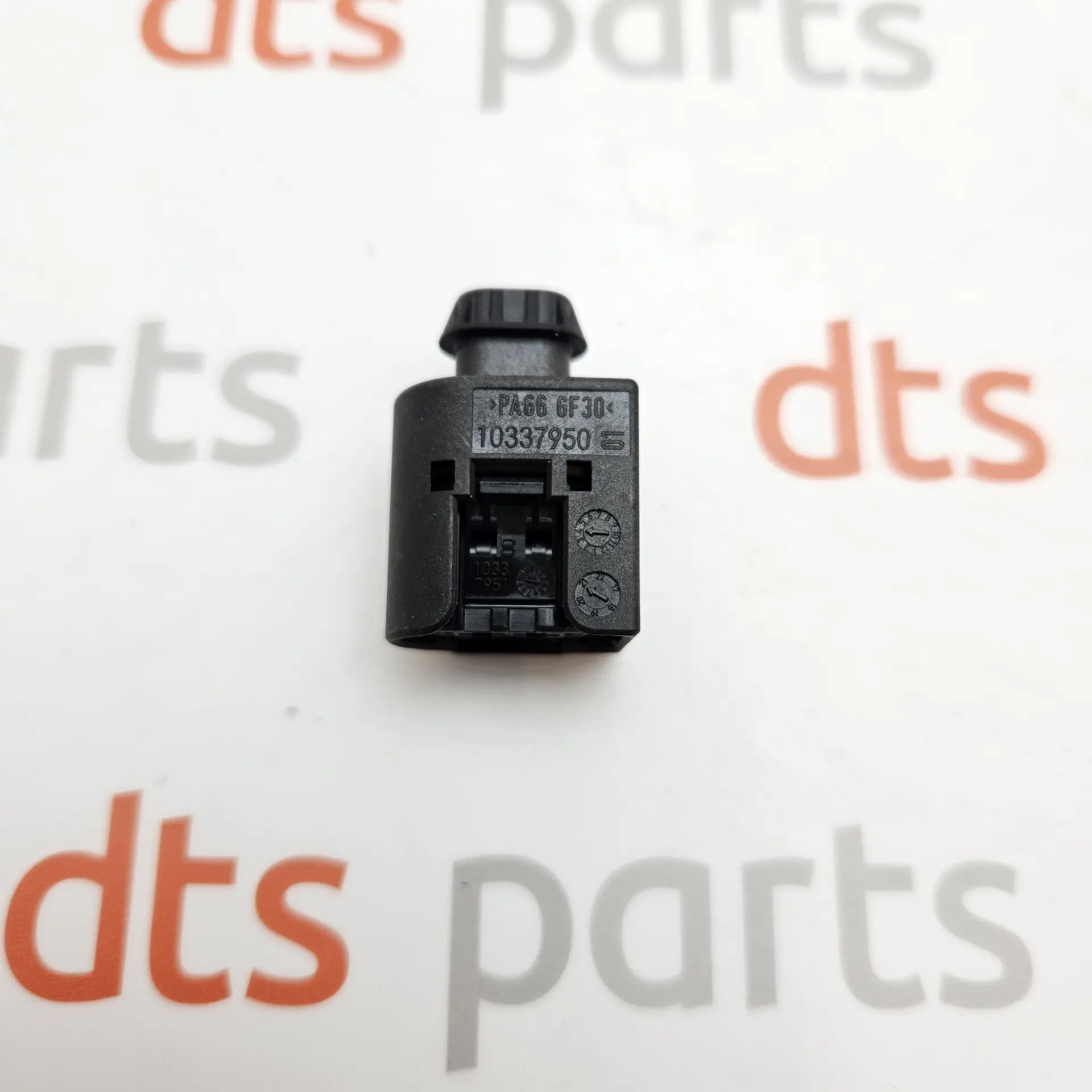 OEM Mercedes A1685452928 – Fuel injector plug housing