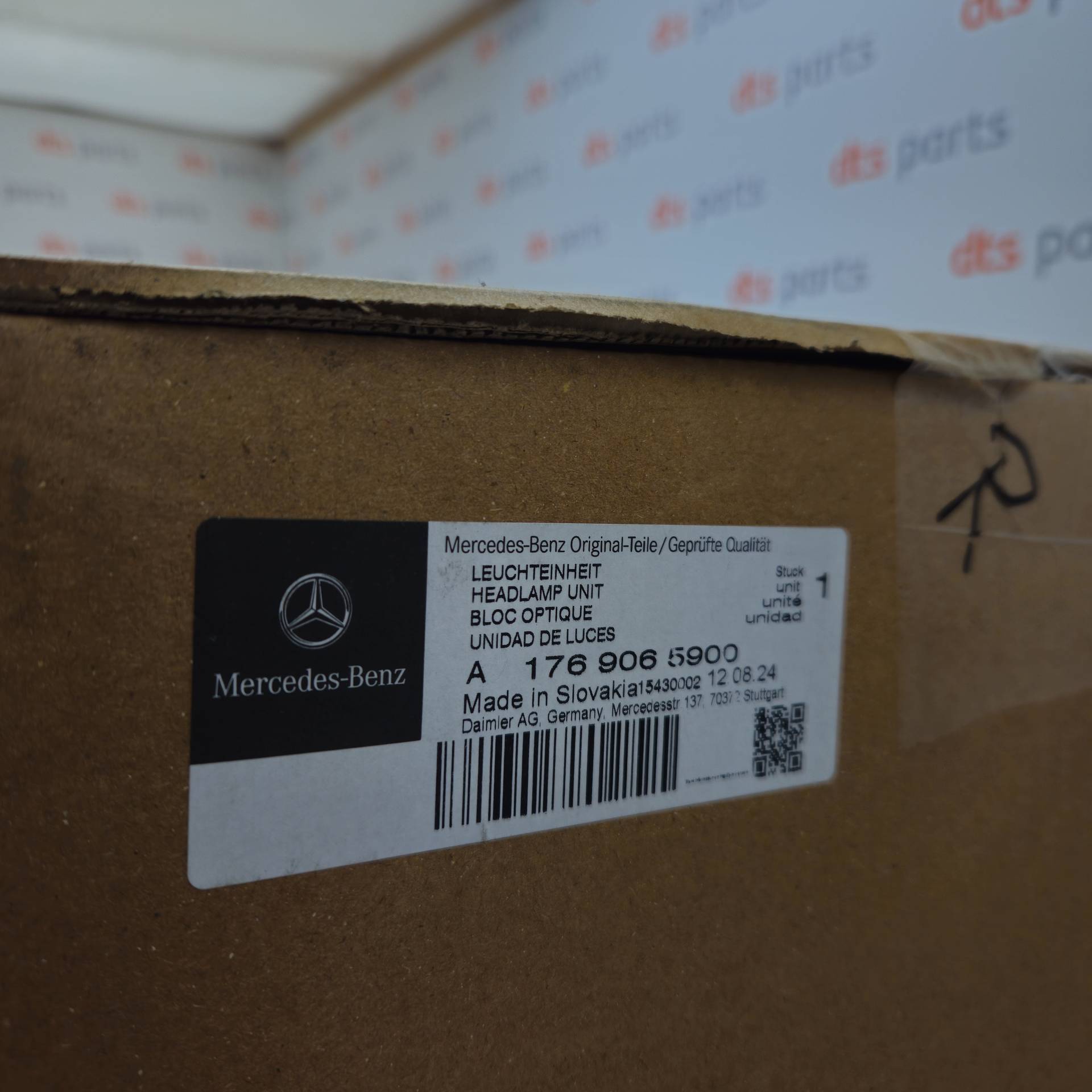 OEM Mercedes Benz A1769065900 – Front left LED headlight