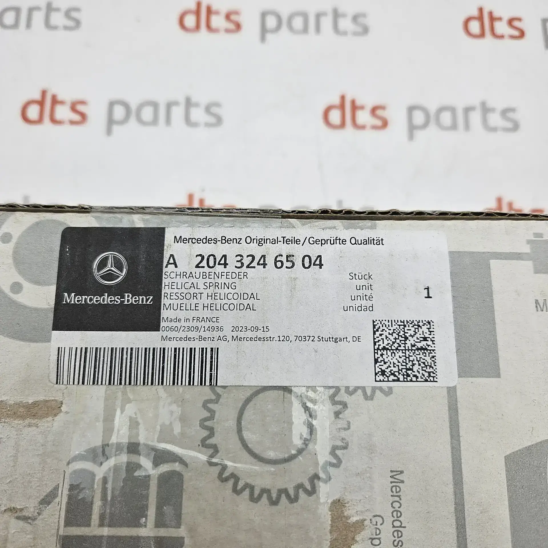 OEM Mercedes A2043246504 – Rear coil spring